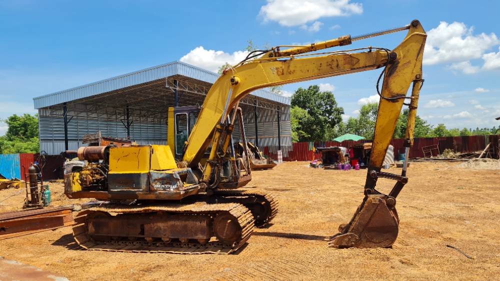 ขาย แบคโฮ KOMATSU PC100-3 เครื่อง HO7C ปั้มเดิม รถใช้งานได้ ช่วงล่างมีเก็บงานนะครับ
