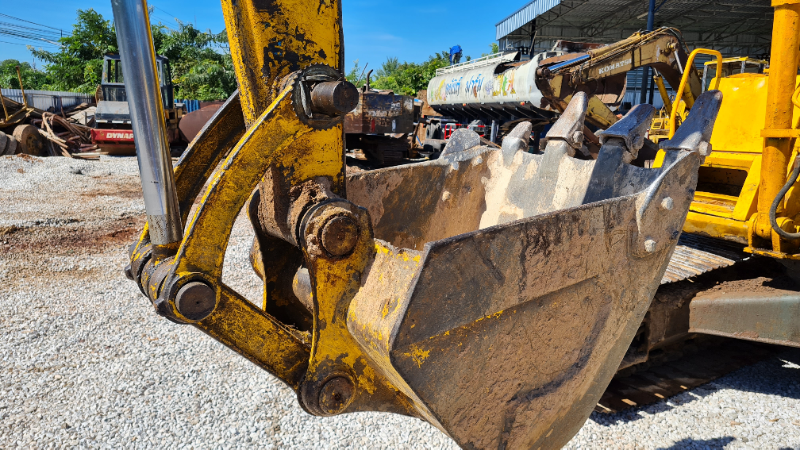 ขาย แบคโฮ KOMATSU PC100-3 เครื่องดี รถใช้งานได้ แถมปั้มไฮดรอริค และออยคูลเลอร์ ให้ด้วยนะครับ