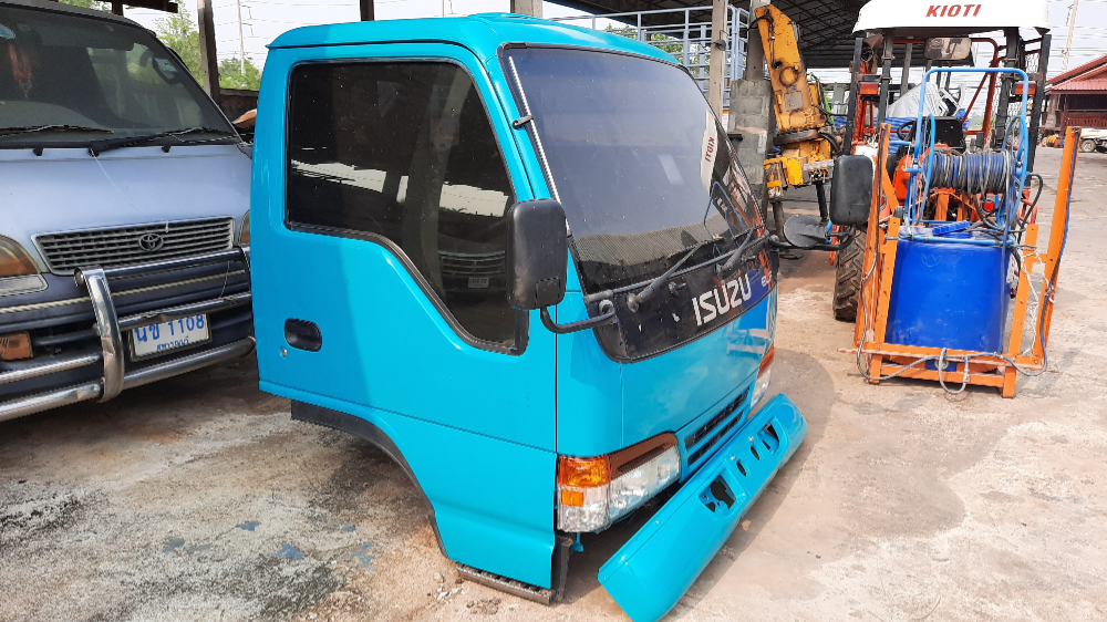 หัวเก๋ง isuzu NKR เก่านอก ทำสีใหม่ สภาพสวย อุปกรณ์ครบ