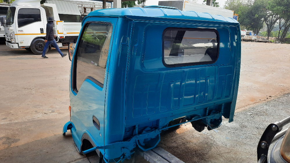 หัวเก๋ง isuzu NKR เก่านอก ทำสีใหม่ สภาพสวย อุปกรณ์ครบ