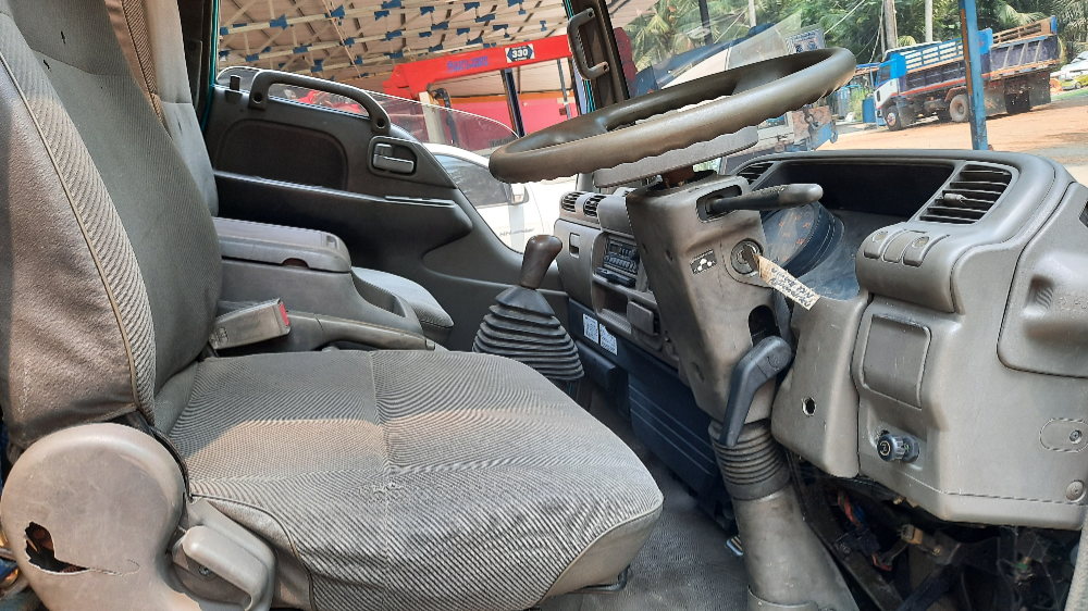 หัวเก๋ง isuzu NKR เก่าญี่ปุ่น สภาพครบ 
