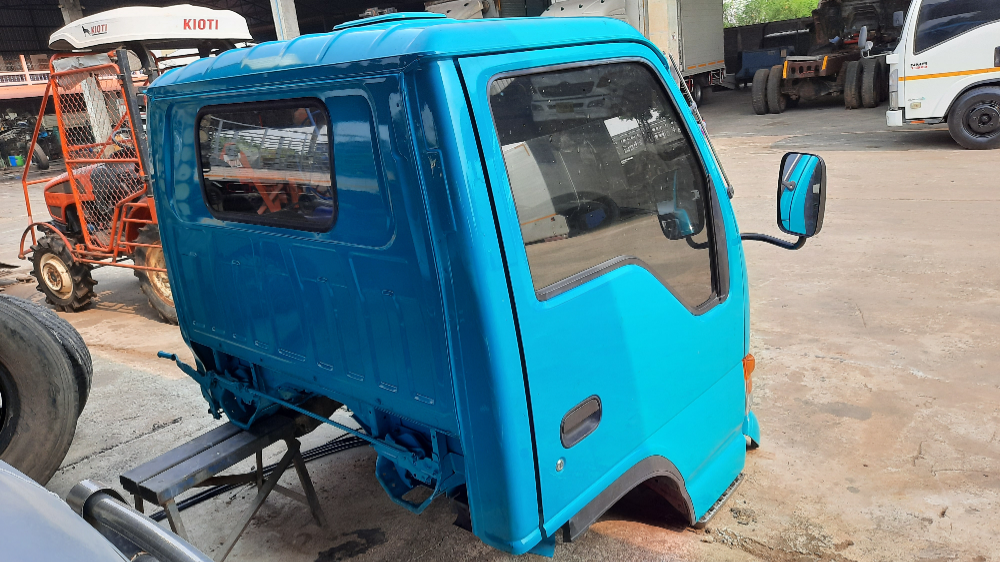 หัวเก๋ง isuzu NKR เก่านอก ทำสีใหม่ สภาพสวย อุปกรณ์ครบ
