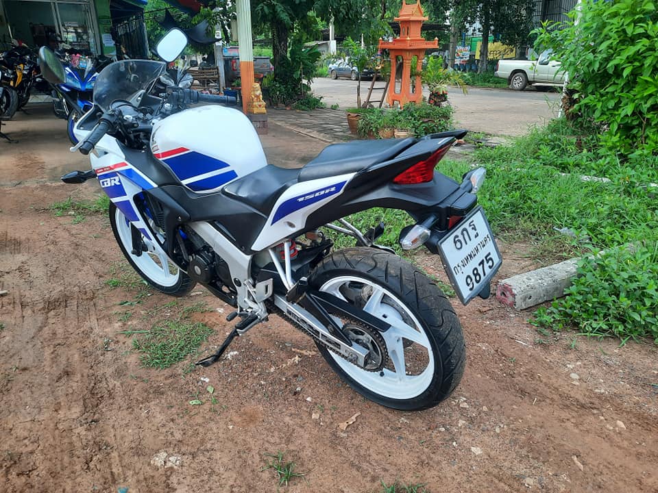 ขายลูกเดียว honda CBR150R ราคาถูกๆ รถสภาพดีพร้อมขับ ขายลูกเดียว honda CBR150R ราคาถูกๆ รถสภาพดีพร้อมขับ