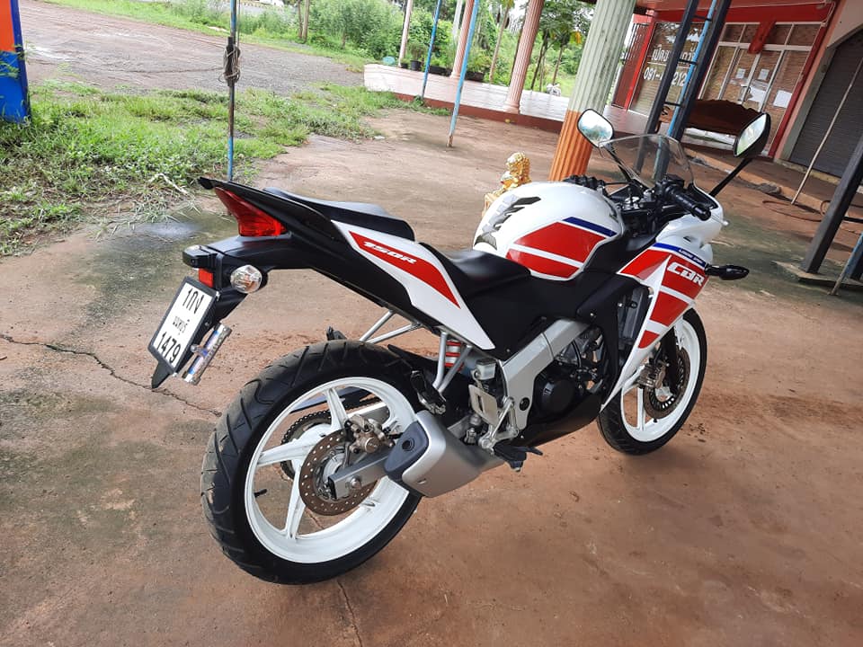 ขายลูกเดียว CBR150R สวยกริบใช้งานน้อย