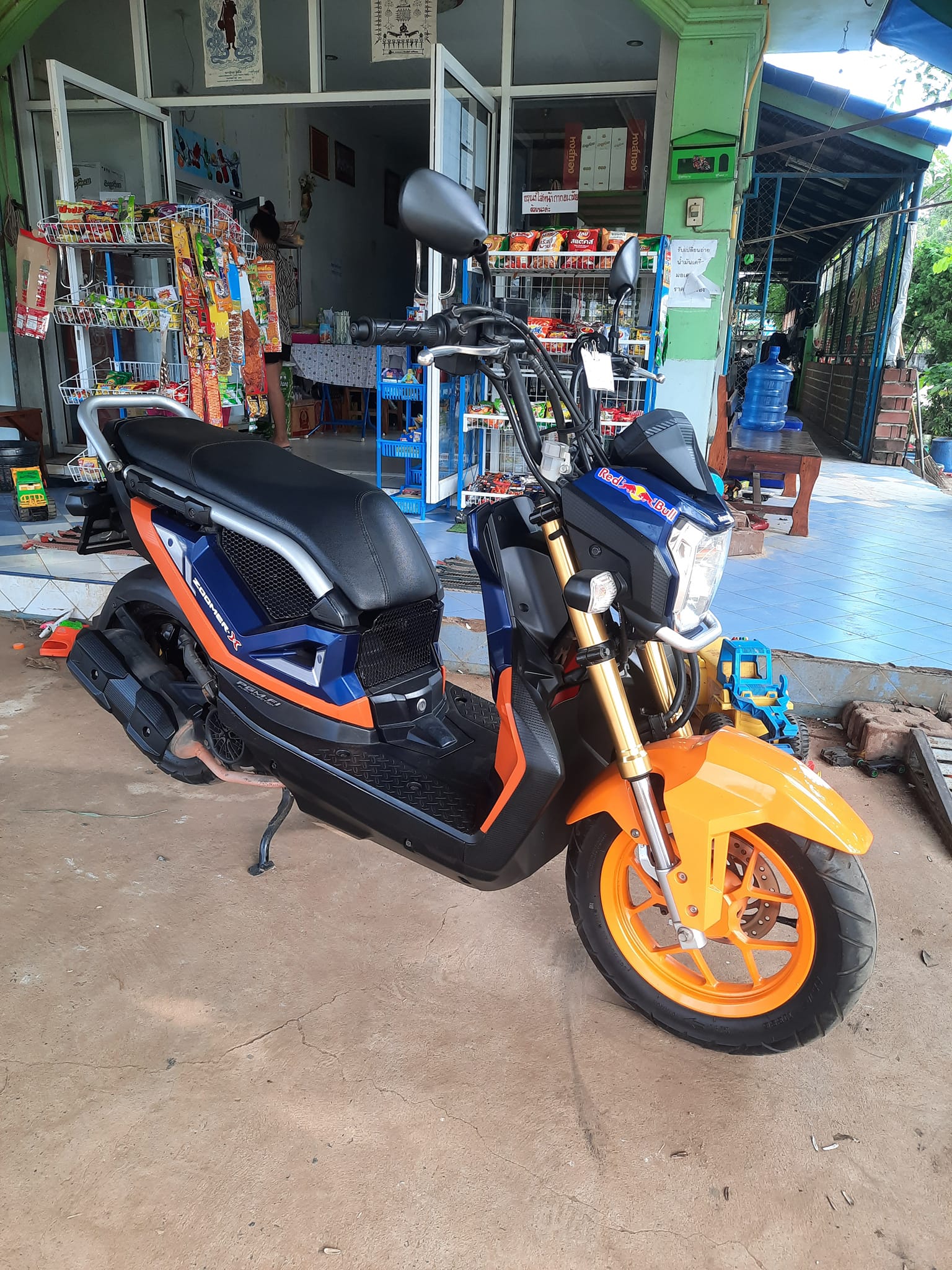 ขายลูกเดียว new zoomer x ราคาถูกๆ รถสภาพดีพร้อมขับ ขายลูกเดียว new zoomer x ราคาถูกๆ รถสภาพดีพร้อมขับ