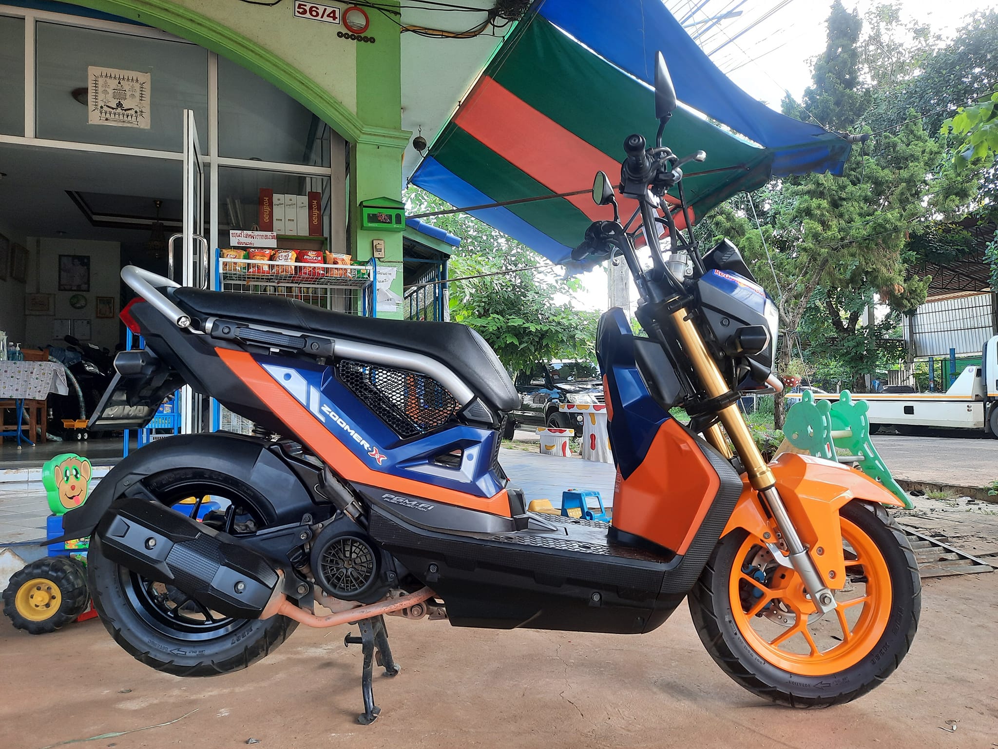ขายลูกเดียว new zoomer x ราคาถูกๆ  รถสภาพดีพร้อมขับ