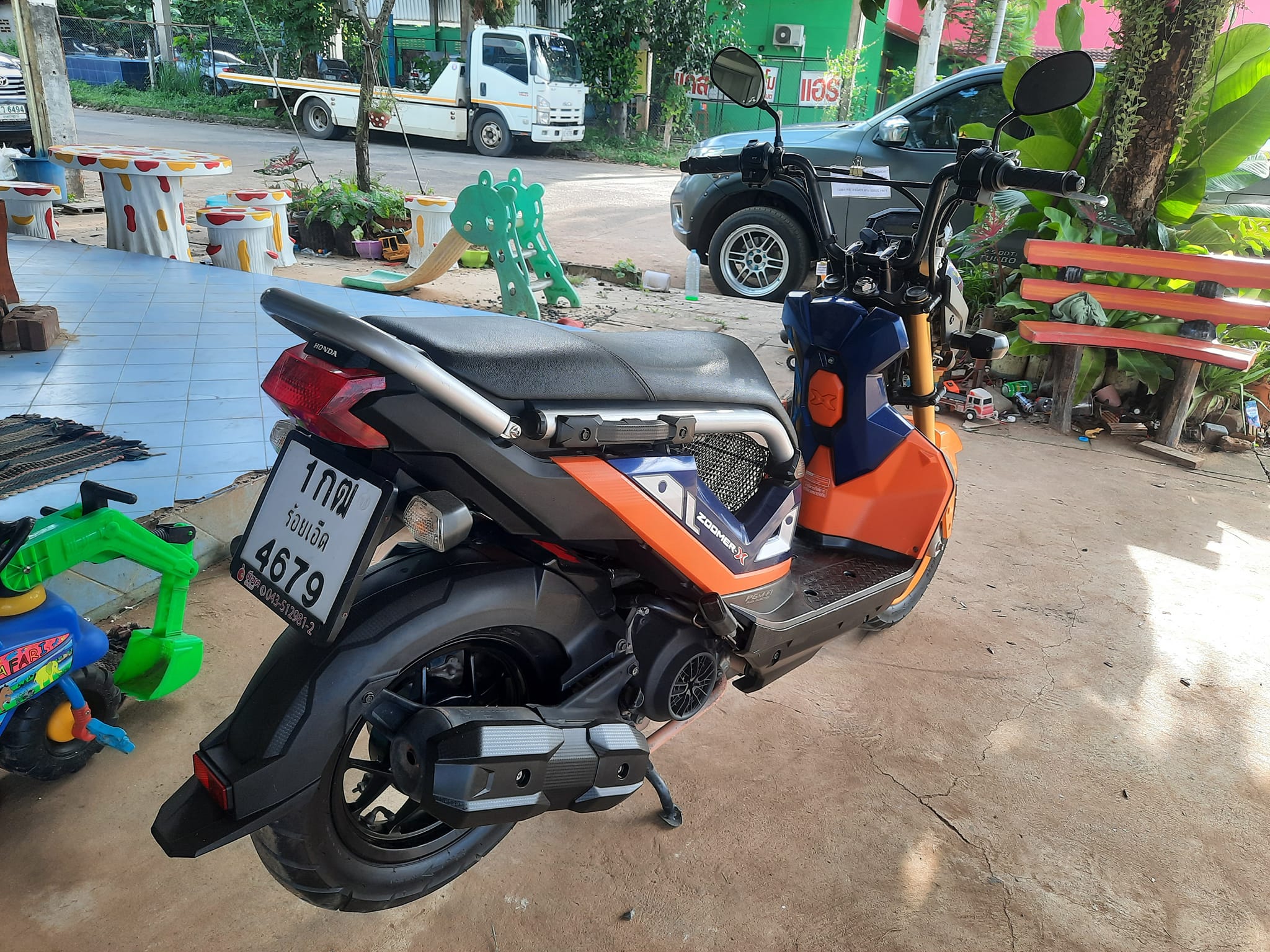 ขายลูกเดียว new zoomer x ราคาถูกๆ รถสภาพดีพร้อมขับ ขายลูกเดียว new zoomer x ราคาถูกๆ รถสภาพดีพร้อมขับ