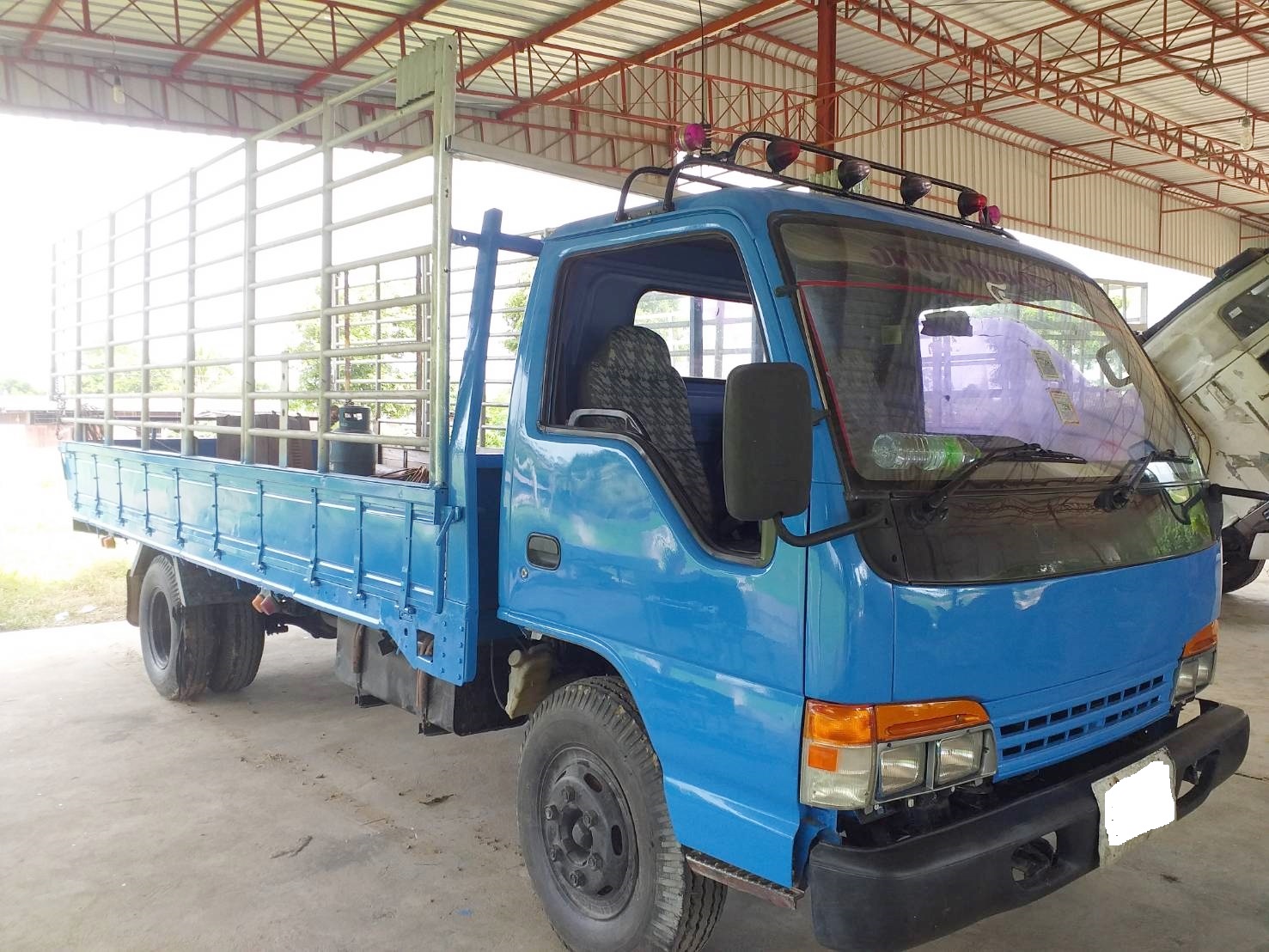 จองแล้ว  ขายบรรทุกหกล้ออีซูNPR71PY52เครื่อง 4HG-1- 130 แรงม้าเทอร์โบ รถปี2544 ภาษีเต็ม0911464263