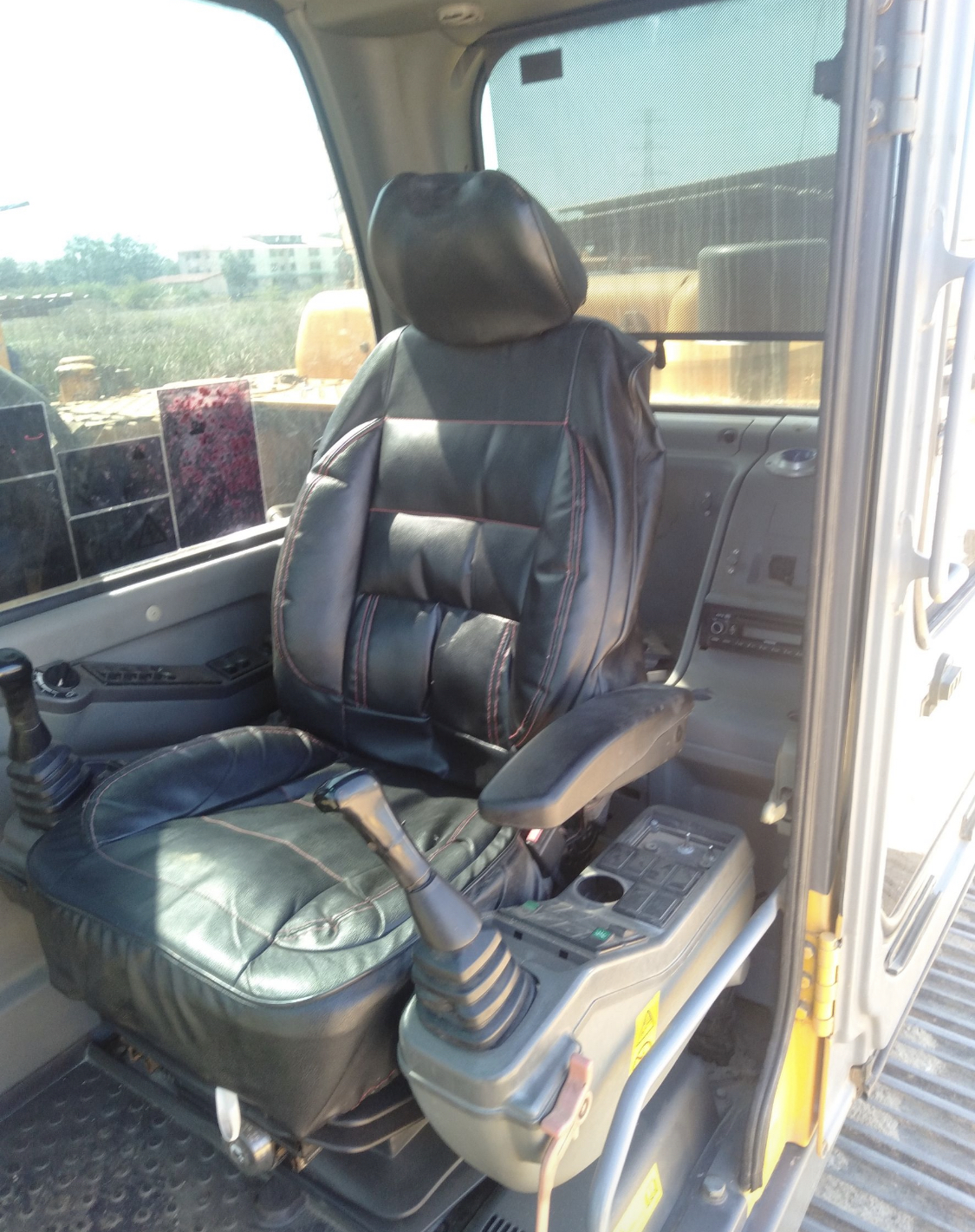 Volvo EC210 BLC เดิมๆ เต็มทุกระบบ ราคา 900000 วัช 081-7410515 Volvo EC210 BLC เดิมๆ เต็มทุกระบบ ราคา 900000 วัช 081-7410515