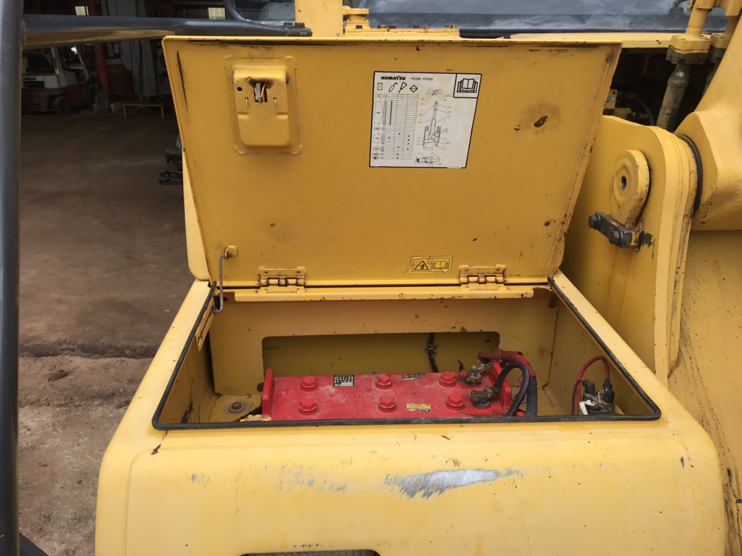 Komatsu Pc200-7 รถสวยเต็มทุกระบบไฟฟ้าครบ แอร์เย็น ห้องเก่งสวย ช่วงล่างเต็ม เครื่อง ปั้ม ทำงานเร็วแรง
