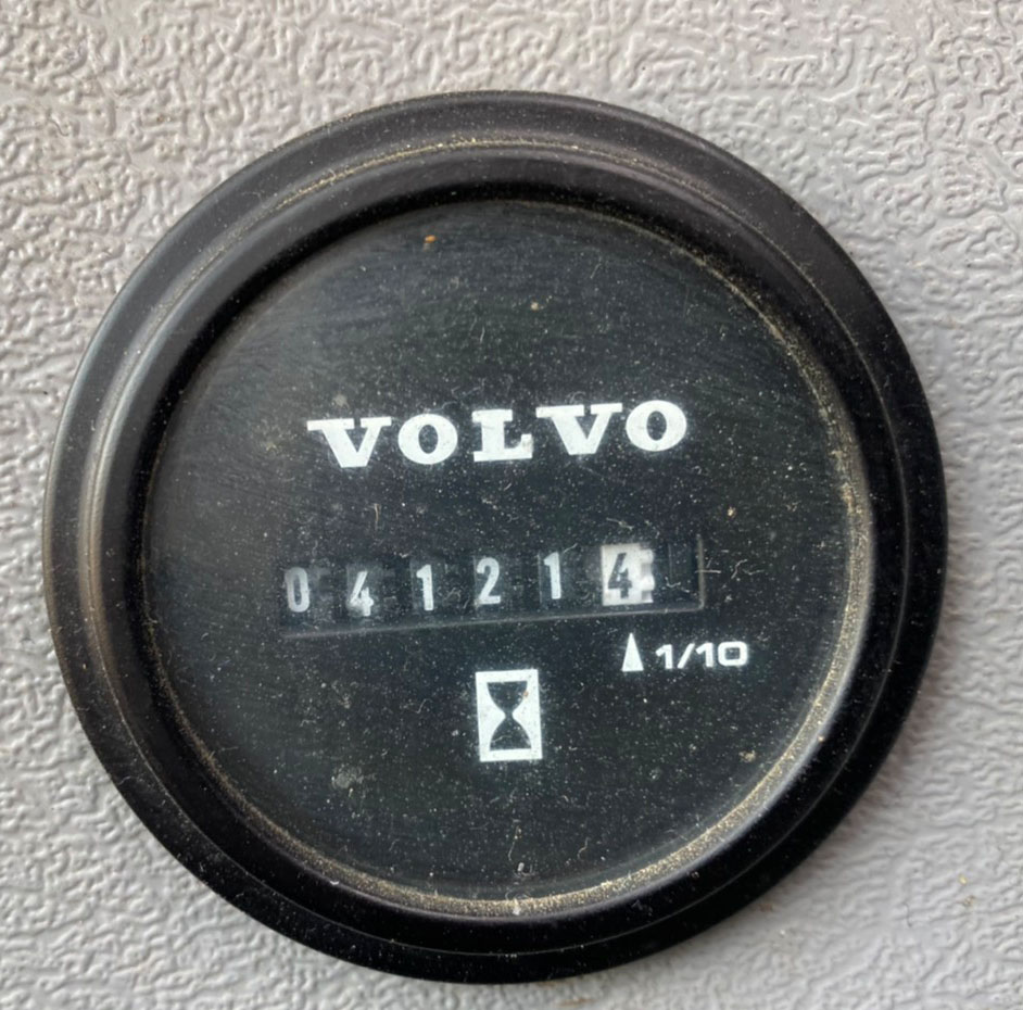 VOLVO 210D เดิมๆทั้งคัน สภาพสวย ระบบเต็ม 100% ไม่มีรั่วซึม ภายในสะอาด ทำงาน 4,xxx ชั่วโมง pm 7,000 ช VOLVO 210D เดิมๆทั้งคัน สภาพสวย ระบบเต็ม 100% ไม่มีรั่วซึม ภายในสะอาด ทำงาน 4,xxx ชั่วโมง pm 7,000 ช