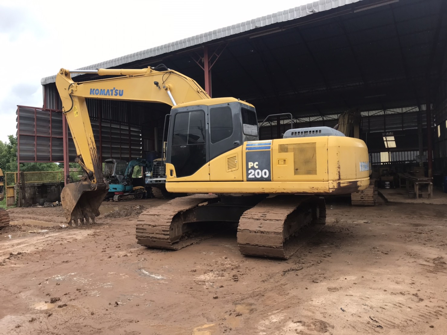 Komatsu Pc200-7 รถสวยเต็มทุกระบบไฟฟ้าครบ แอร์เย็น ห้องเก่งสวย ช่วงล่างเต็ม เครื่อง ปั้ม ทำงานเร็วแรง