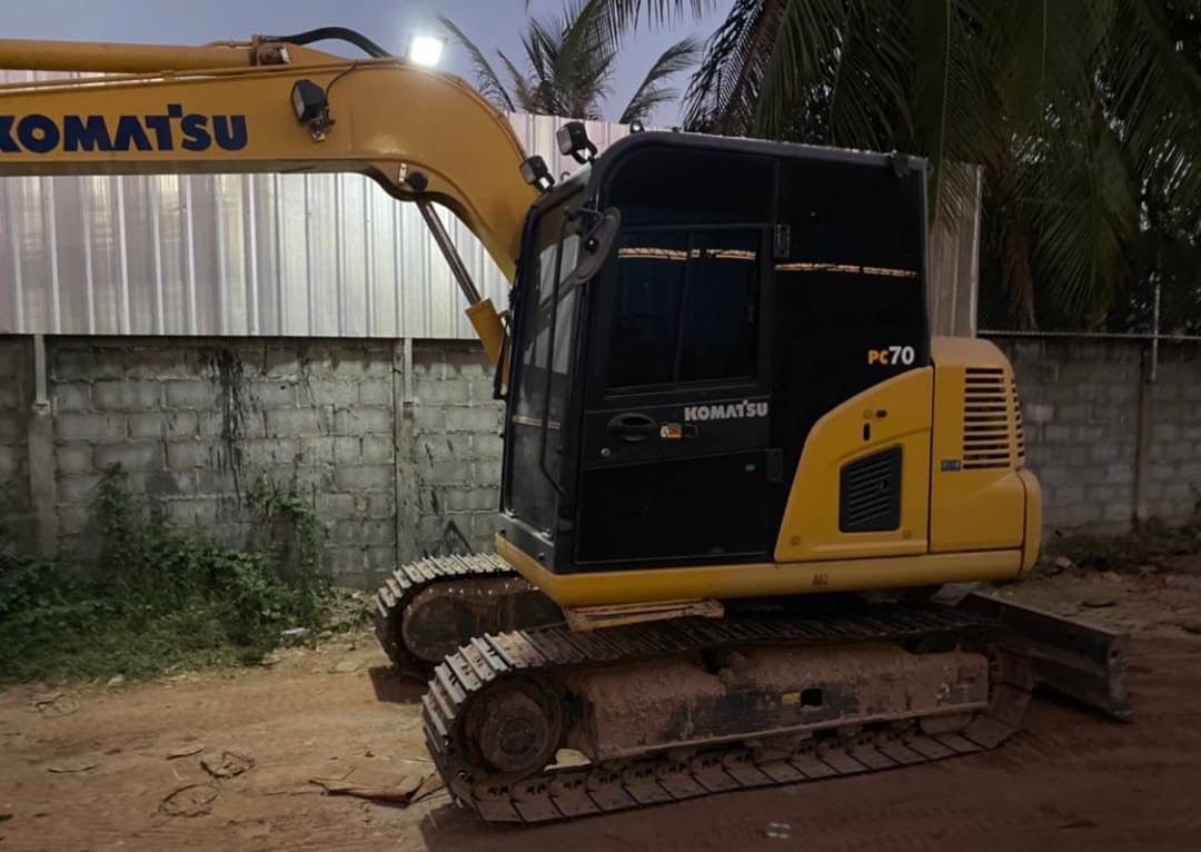 Komatsu Pc70 ขายดาว 150000 เหลือ 45 งวดๆละ 38000 /PM เหลือ 4 พัน เปลี่ยนสัญญากับโคมัตสุ ภูชิต 081-74 Komatsu Pc70 ขายดาว 150000 เหลือ 45 งวดๆละ 38000 /PM เหลือ 4 พัน เปลี่ยนสัญญากับโคมัตสุ ภูชิต 081-74