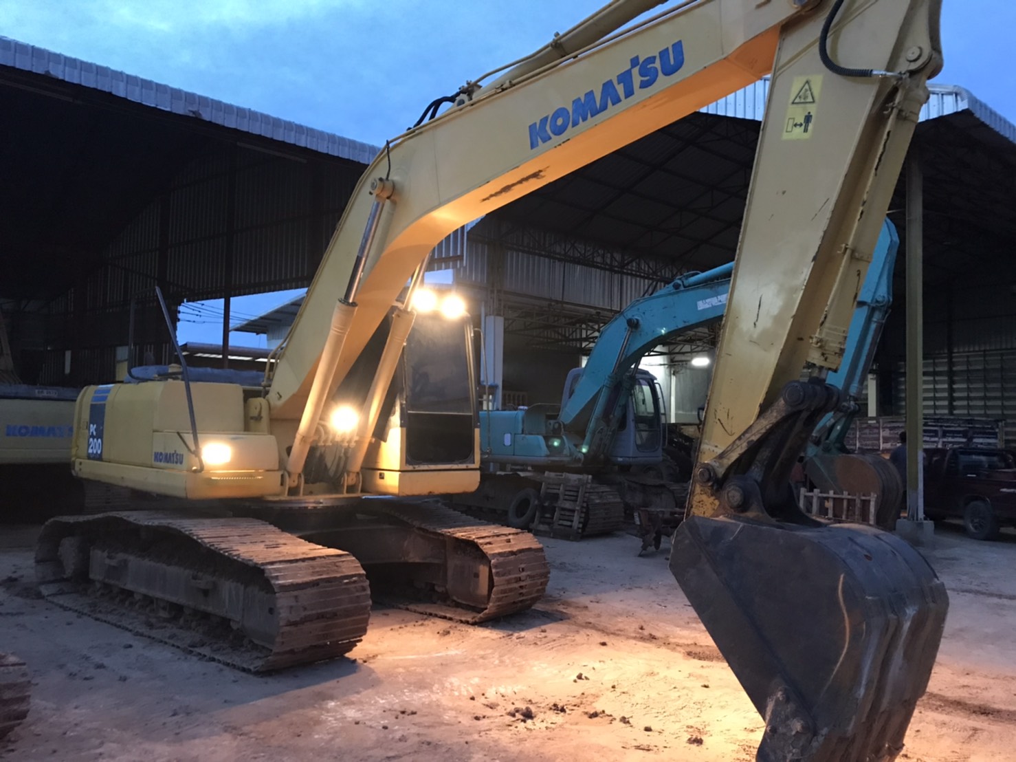 Komatsu Pc200-7 รถสวยเต็มทุกระบบไฟฟ้าครบ แอร์เย็น ห้องเก่งสวย ช่วงล่างเต็ม เครื่อง ปั้ม ทำงานเร็วแรง Komatsu Pc200-7 รถสวยเต็มทุกระบบไฟฟ้าครบ แอร์เย็น ห้องเก่งสวย ช่วงล่างเต็ม เครื่อง ปั้ม ทำงานเร็วแรง
