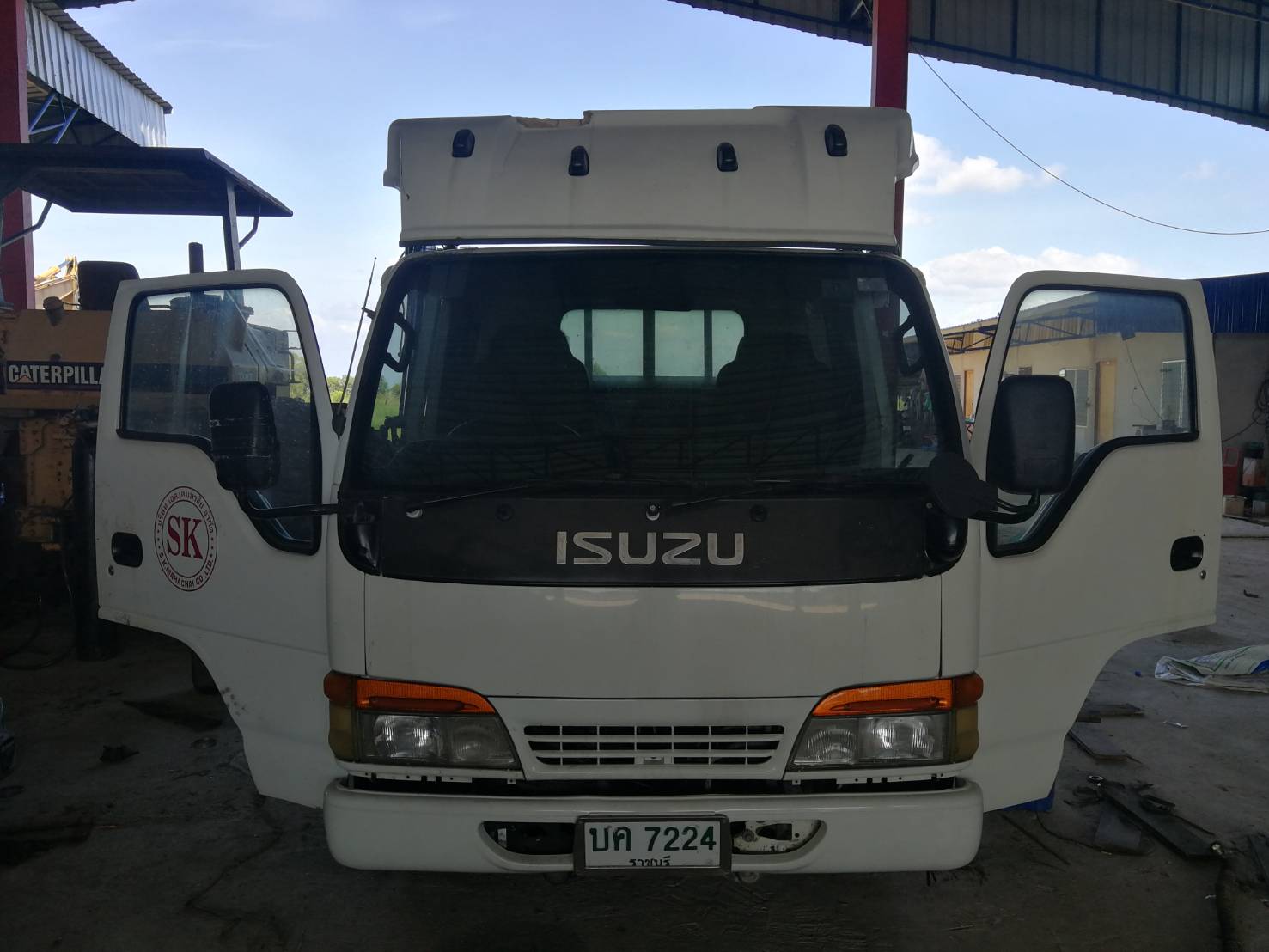 Isuzu /4 ล้อเล็กไม่ติดเวลา มีลิฟท์ท้าย สวยเต็มพร้อมใช้