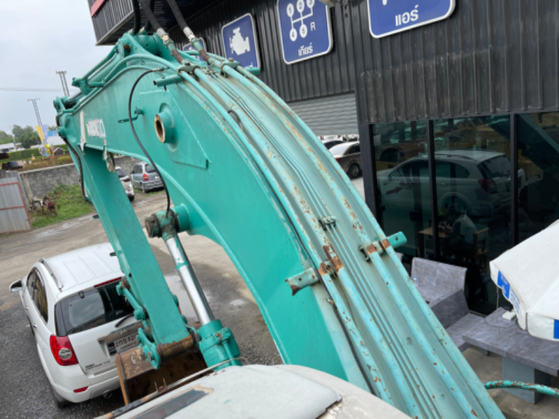 Kobelco Sk200 Mark V สภาพเต็ม พร้อมใช้ ราคา 750000 โทร 081-7410515 Kobelco Sk200 Mark V สภาพเต็ม พร้อมใช้ ราคา 750000 โทร 081-7410515