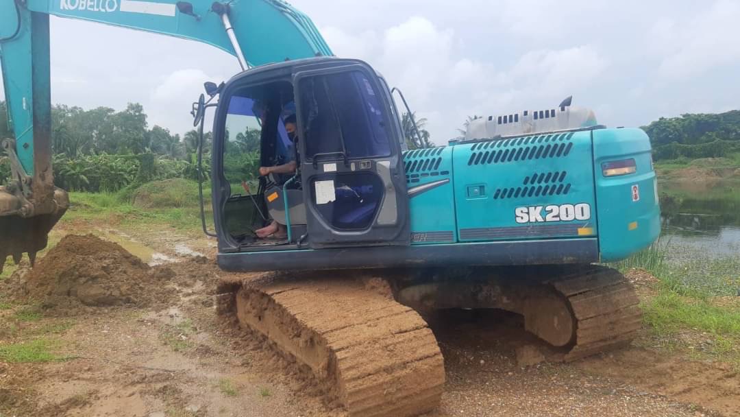 Kobelco Sk200 Mark 8 Yn12 Super มือสองมือเดียว ราคา 1380000 Dom (โทร) : 0817410515  (ข้อความ) 0817410515