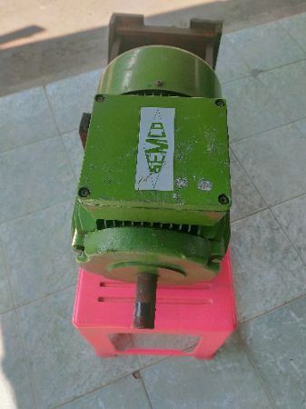 มอเตอร์ไฟฟ้า SEMCO ของเยอรมันขนาด 3 แรงม้า 3เฟส 945รอบ ใช้ไฟ 220-380V. แกนเพลา28มม สินค้ามือ1 ครับ