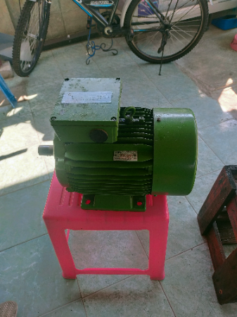 มอเตอร์ไฟฟ้า SEMCO ของเยอรมันขนาด 3 แรงม้า 3เฟส 945รอบ ใช้ไฟ 220-380V. แกนเพลา28มม สินค้ามือ1 ครับ