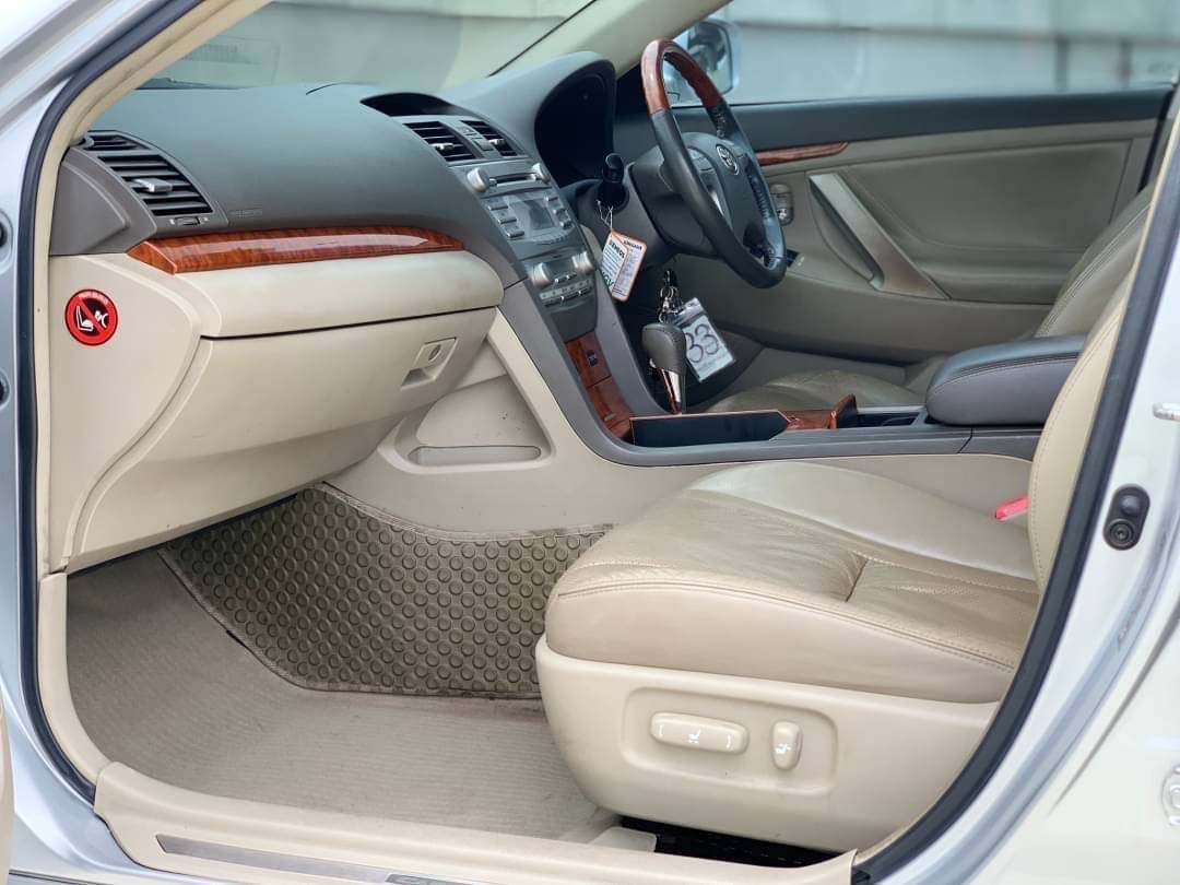 TOYOTA CAMRY 2.0G (MNC) ปี 2010 สีบรอนเงิน 