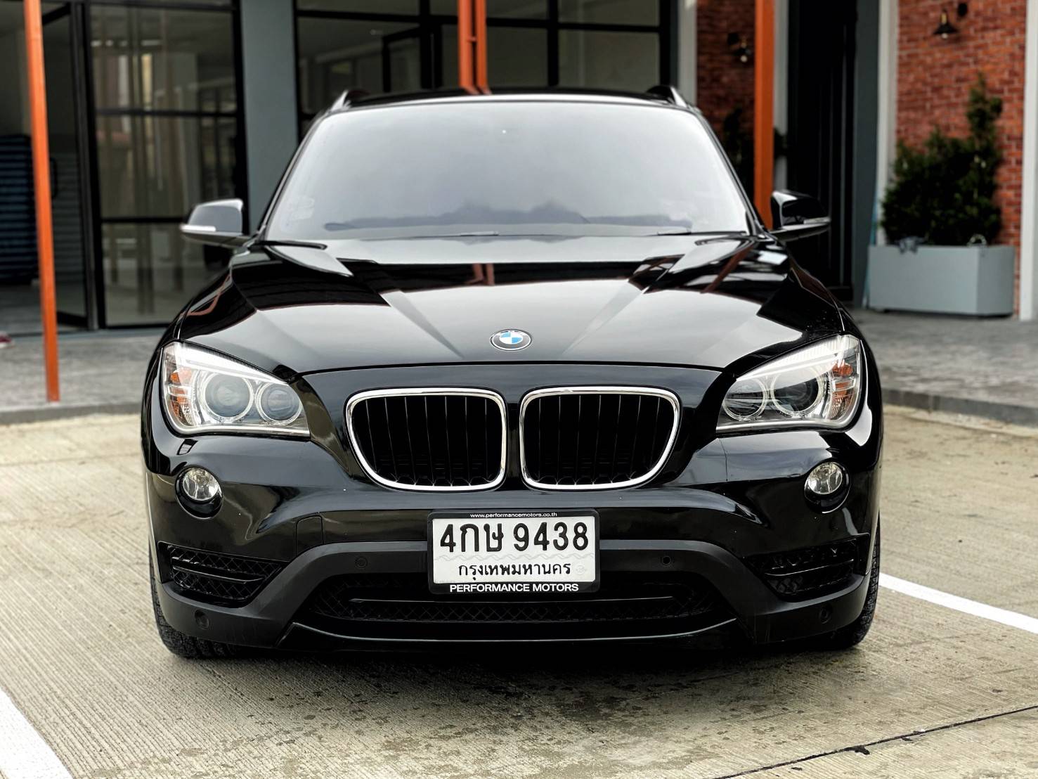 BMW X1 Sdrive18i 2.0 Sport TOP ปี 2013 แท้ ภายในแดง ใช้งานน้อย ตัวใหม่ Minor Change พวงมาลัยเบาแล้ว 