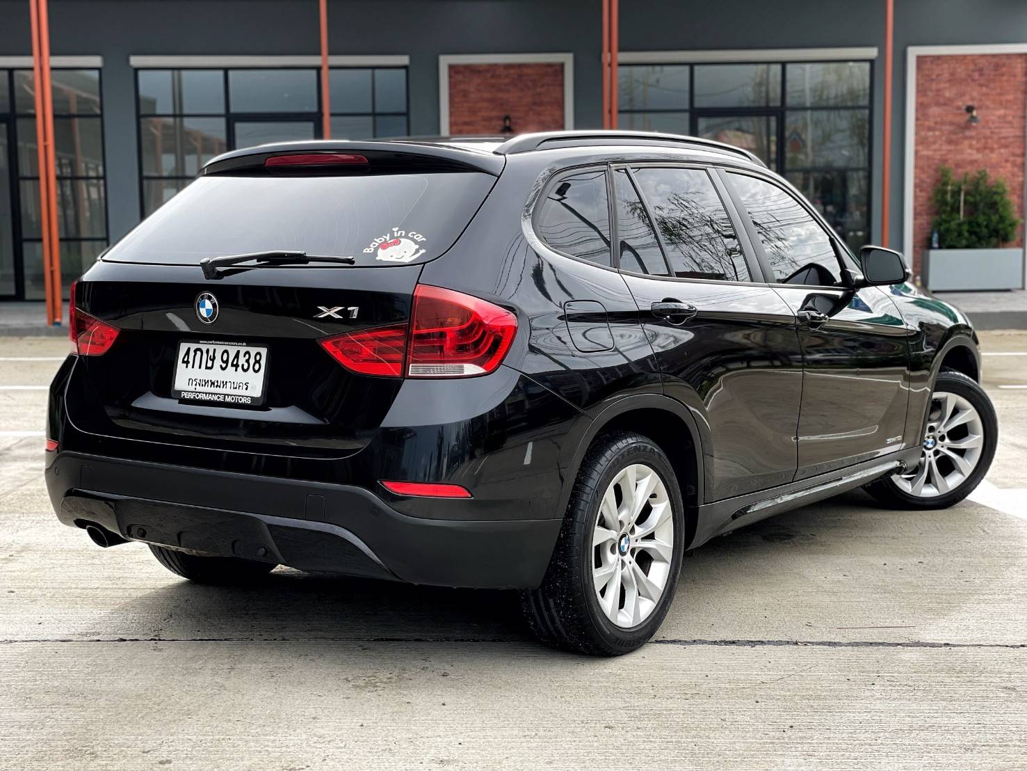 BMW X1 Sdrive18i 2.0 Sport TOP ปี 2013 แท้ ภายในแดง ใช้งานน้อย ตัวใหม่ Minor Change พวงมาลัยเบาแล้ว BMW X1 Sdrive18i 2.0 Sport TOP ปี 2013 แท้ ภายในแดง ใช้งานน้อย ตัวใหม่ Minor Change พวงมาลัยเบาแล้ว