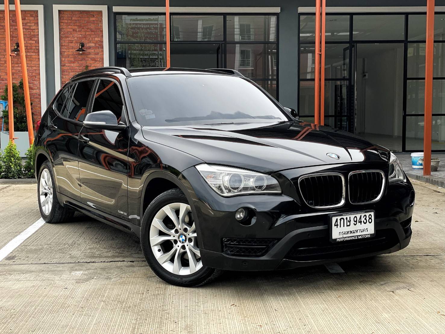 BMW X1 Sdrive18i 2.0 Sport TOP ปี 2013 แท้ ภายในแดง ใช้งานน้อย ตัวใหม่ Minor Change พวงมาลัยเบาแล้ว BMW X1 Sdrive18i 2.0 Sport TOP ปี 2013 แท้ ภายในแดง ใช้งานน้อย ตัวใหม่ Minor Change พวงมาลัยเบาแล้ว