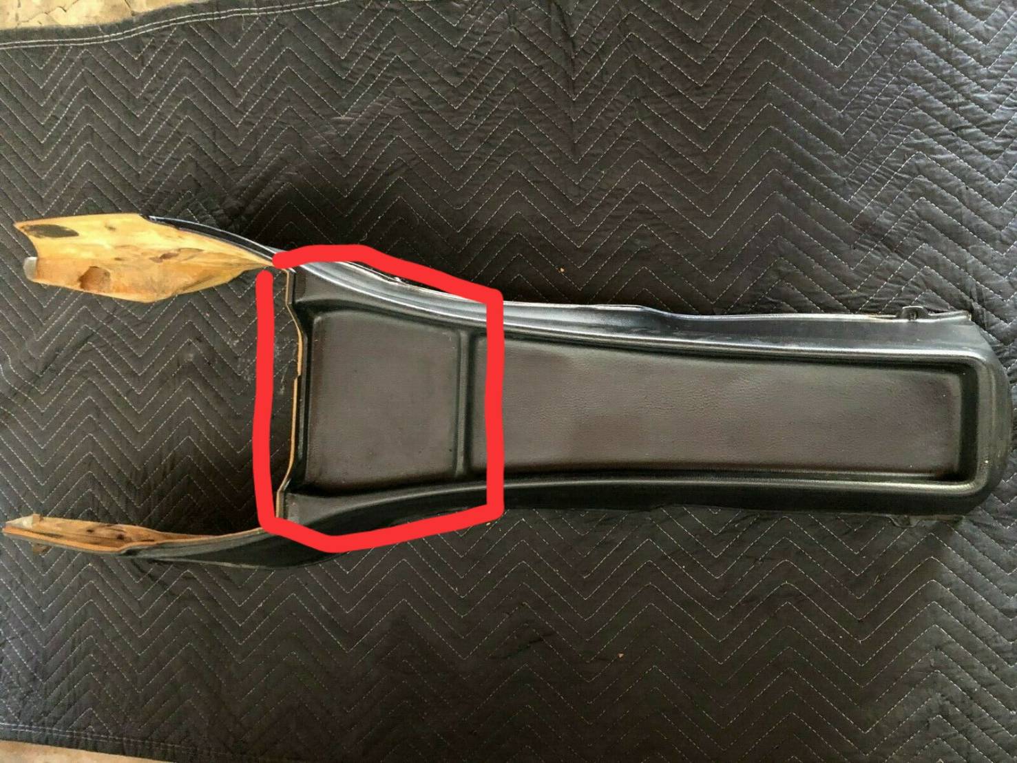 ฝาครอบคอนโซลสวิทช์กระจกไฟฟ้า Mercedes W114 W115 รุ่นเกียร์คอ ของใหม่ NOS rare ฝาครอบคอนโซลสวิทช์กระจกไฟฟ้า Mercedes W114 W115 รุ่นเกียร์คอ ของใหม่ NOS rare