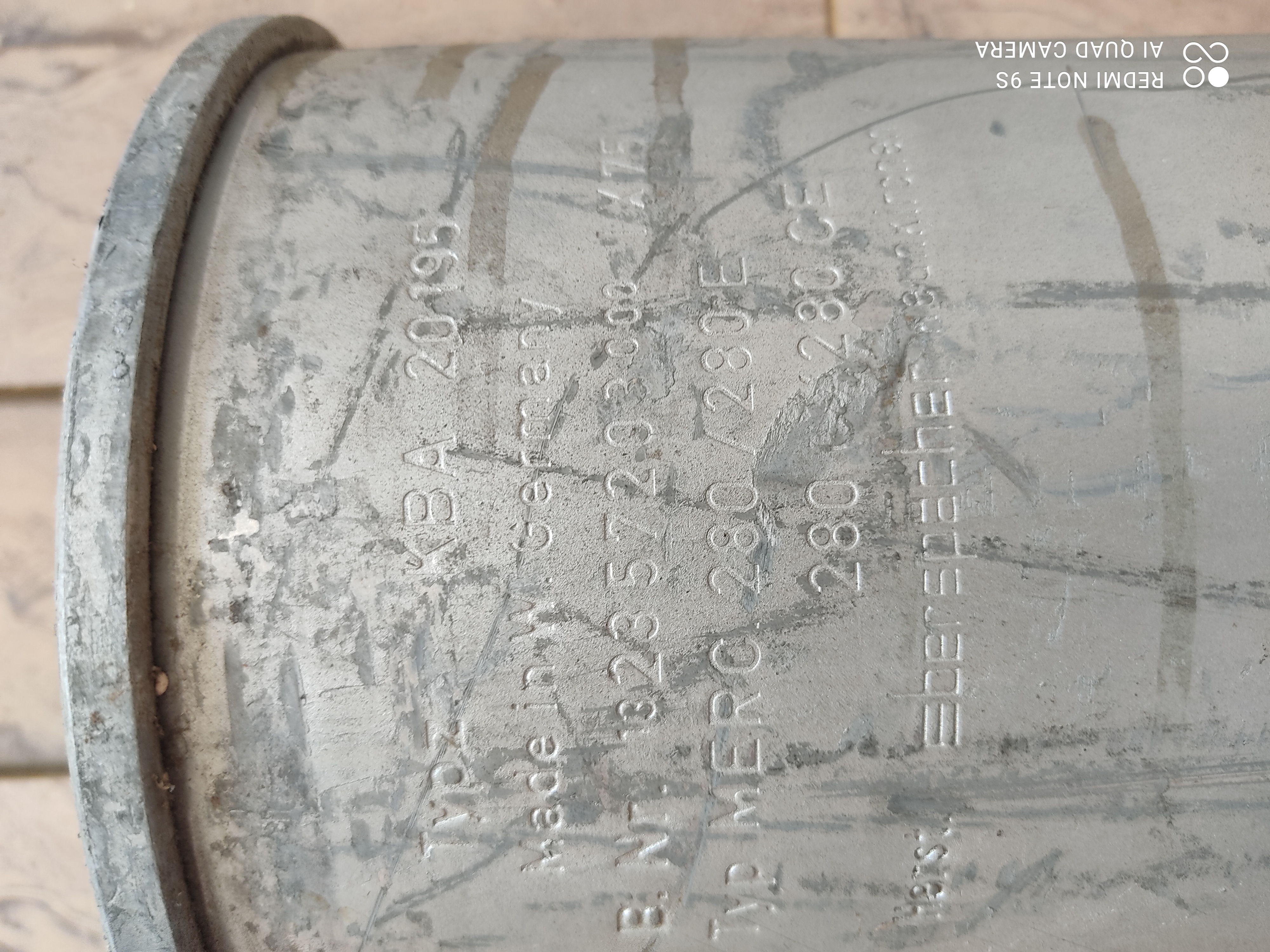 ปลายท่อไอเสีย ของใหม่ NOS made in Germany ใส่รถสำหรับรถ 6 สูบ Mercedes Benz ปลายท่อไอเสีย ของใหม่ NOS made in Germany ใส่รถสำหรับรถ 6 สูบ Mercedes Benz