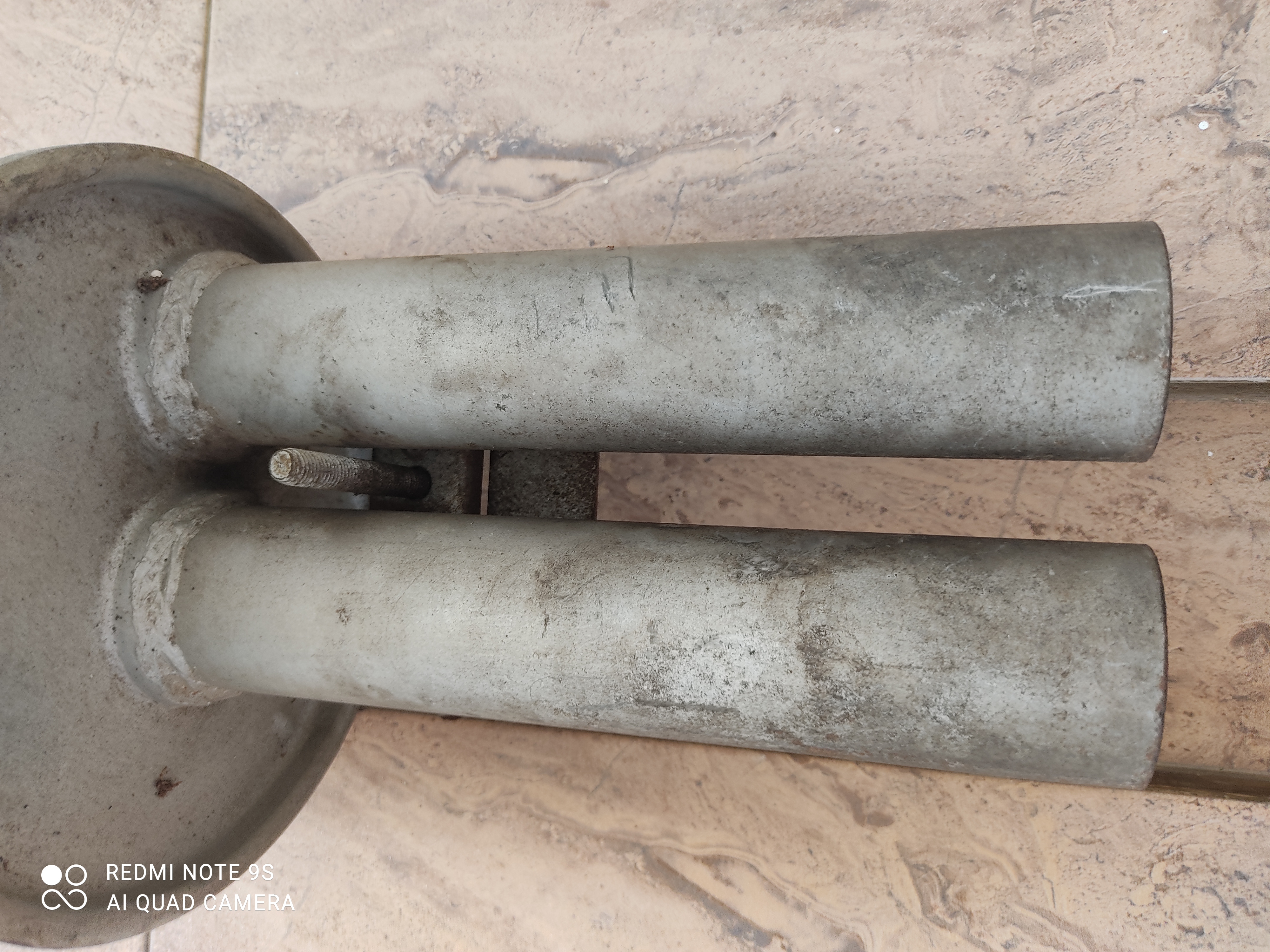 ปลายท่อไอเสีย ของใหม่ NOS made in Germany ใส่รถสำหรับรถ 6 สูบ Mercedes Benz ปลายท่อไอเสีย ของใหม่ NOS made in Germany ใส่รถสำหรับรถ 6 สูบ Mercedes Benz