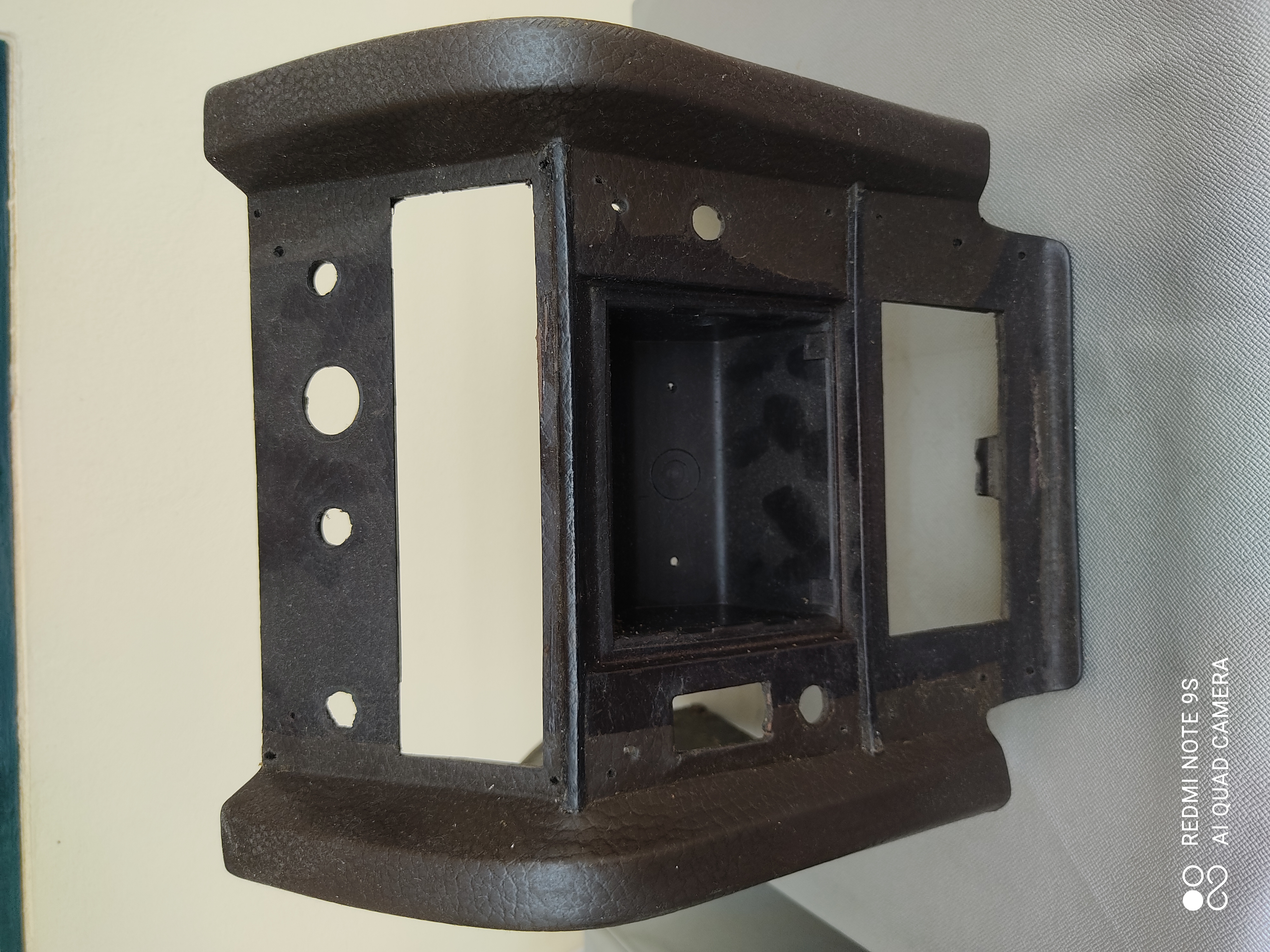 ขาย คอนโซลกลาง ใส่รถ Mercedes Benz ทับแปด W114 used