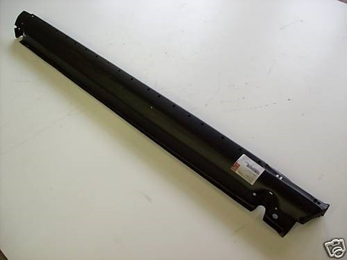 กาบบันไดของใหม่ made in Germany สำหรับรถ Mercedes-benz W114 W115 ปี 68-76 1 คู่ (ซ้าย+ขวา) กาบบันไดของใหม่ made in Germany สำหรับรถ Mercedes-benz W114 W115 ปี 68-76 1 คู่ (ซ้าย+ขวา)