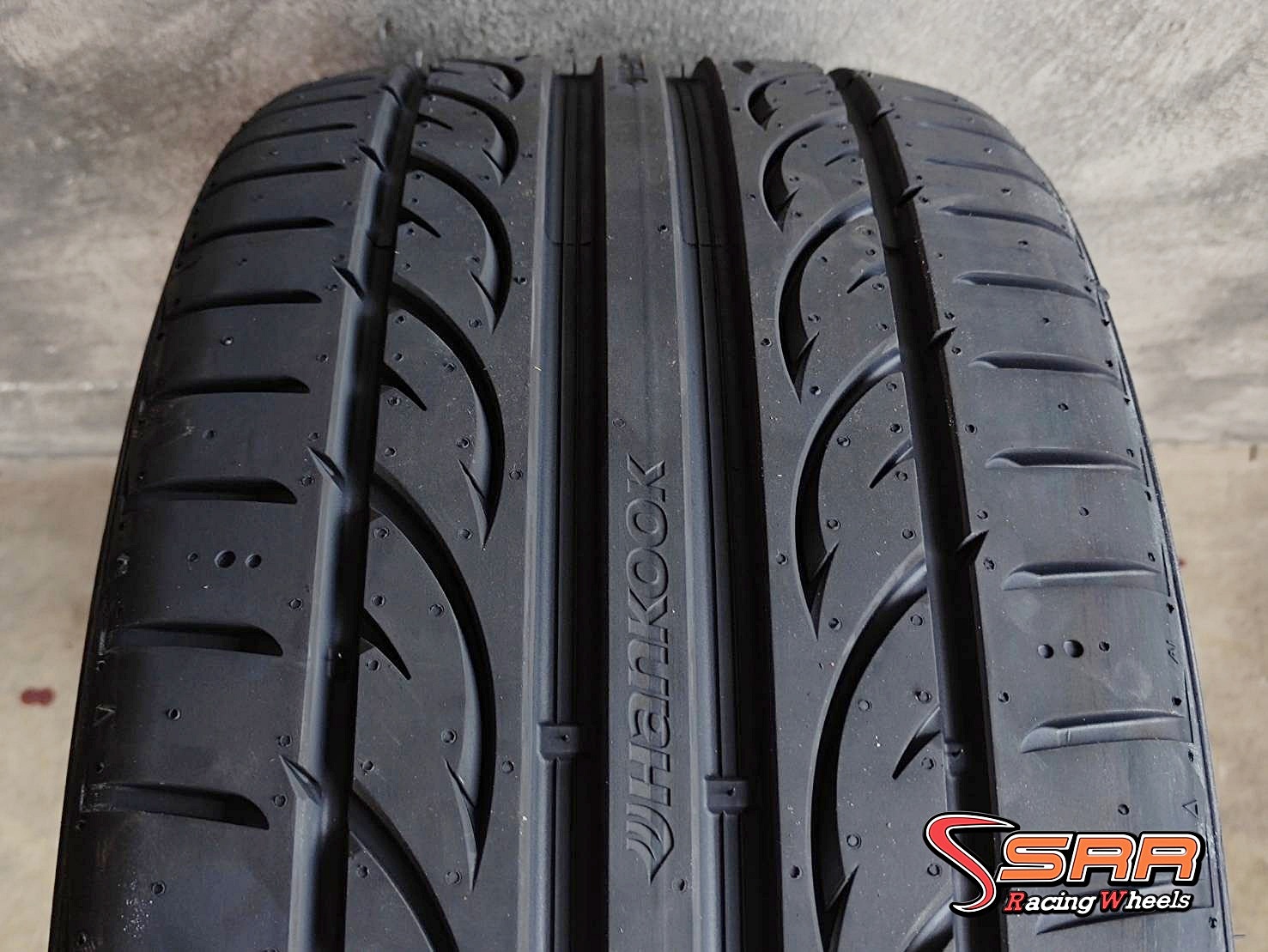 HANKOOK VENTUS V12 EVO2 235/40ZR18 ยางใหม่ปี2021 ราคาพิเศษ HANKOOK VENTUS V12 EVO2 235/40ZR18 ยางใหม่ปี2021 ราคาพิเศษ