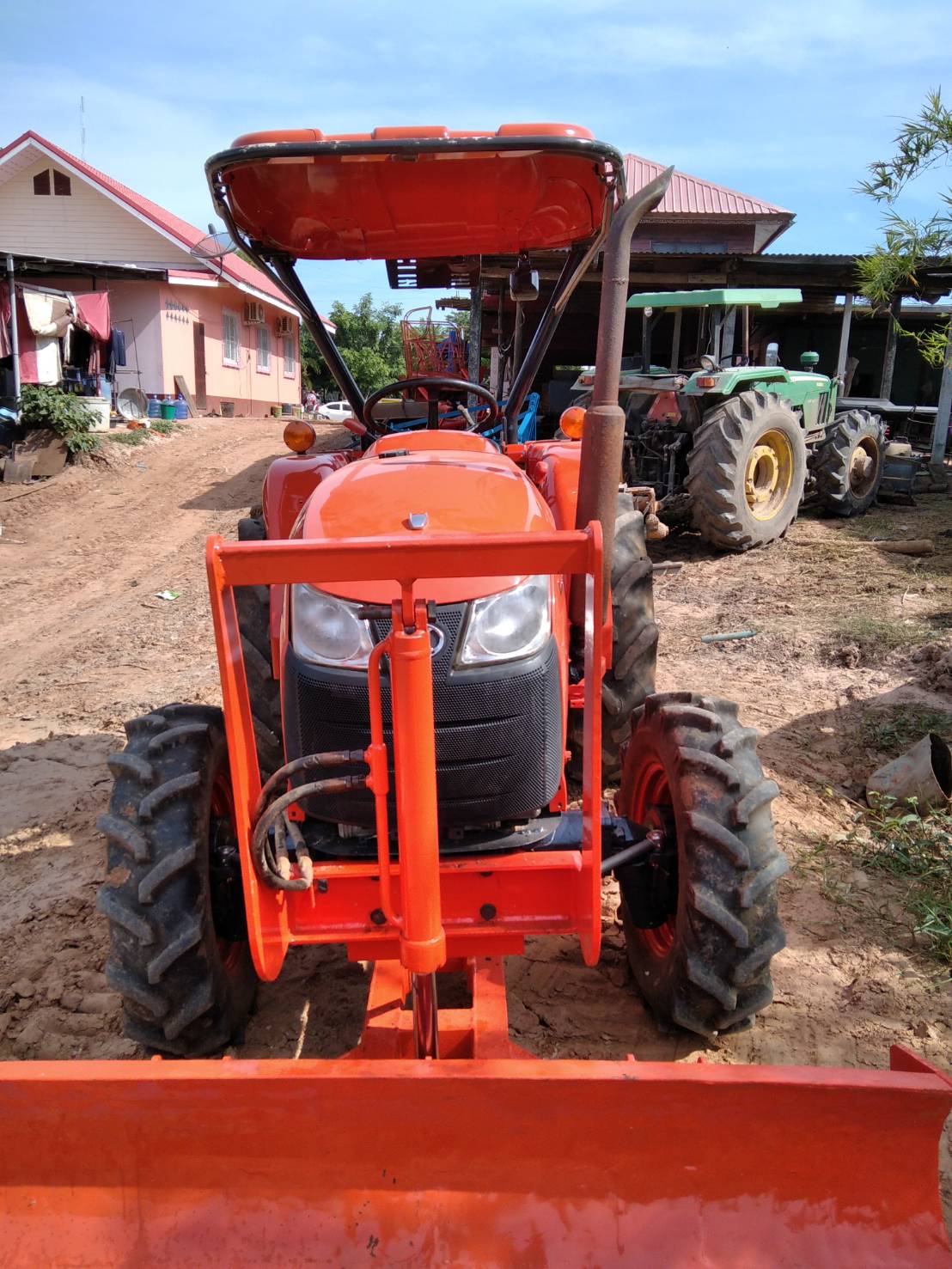 รถไถคูบูต้าl3608ราคา220000บาทโทร0847944751 รถไถคูบูต้าl3608ราคา220000บาทโทร0847944751