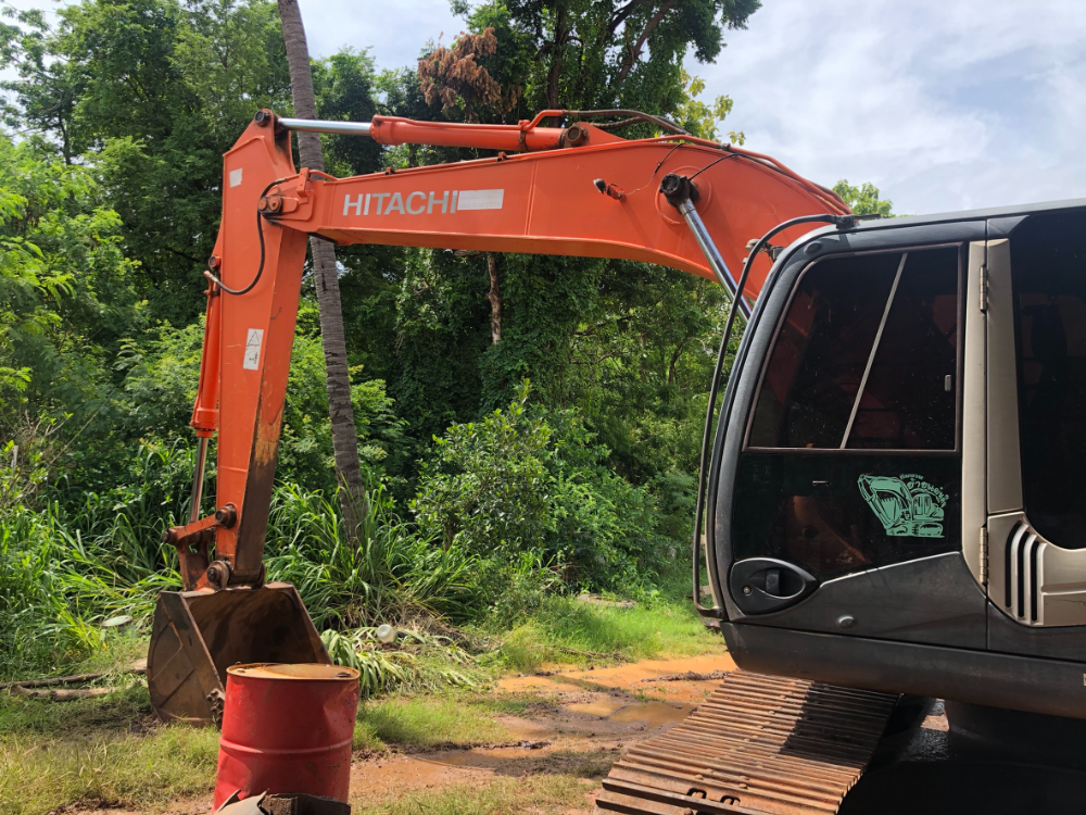 ขาย Hitachi ZX200-3 สภาพเดิมจากศุนย์ โซ่ใบเต็มแน่นทุกจุด มีกล้องหลัง พร้อมใช้งาน ราคา 1.28 ลบ. 097-959-2635 สุทธิพงษ์