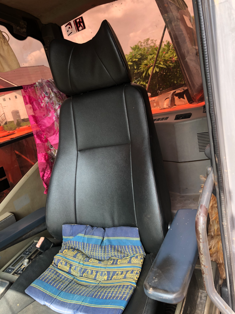 ขาย Hitachi ZX200-3 สภาพเดิมจากศุนย์ โซ่ใบเต็มแน่นทุกจุด มีกล้องหลัง พร้อมใช้งาน ราคา 1.28 ลบ. 097-959-2635 สุทธิพงษ์