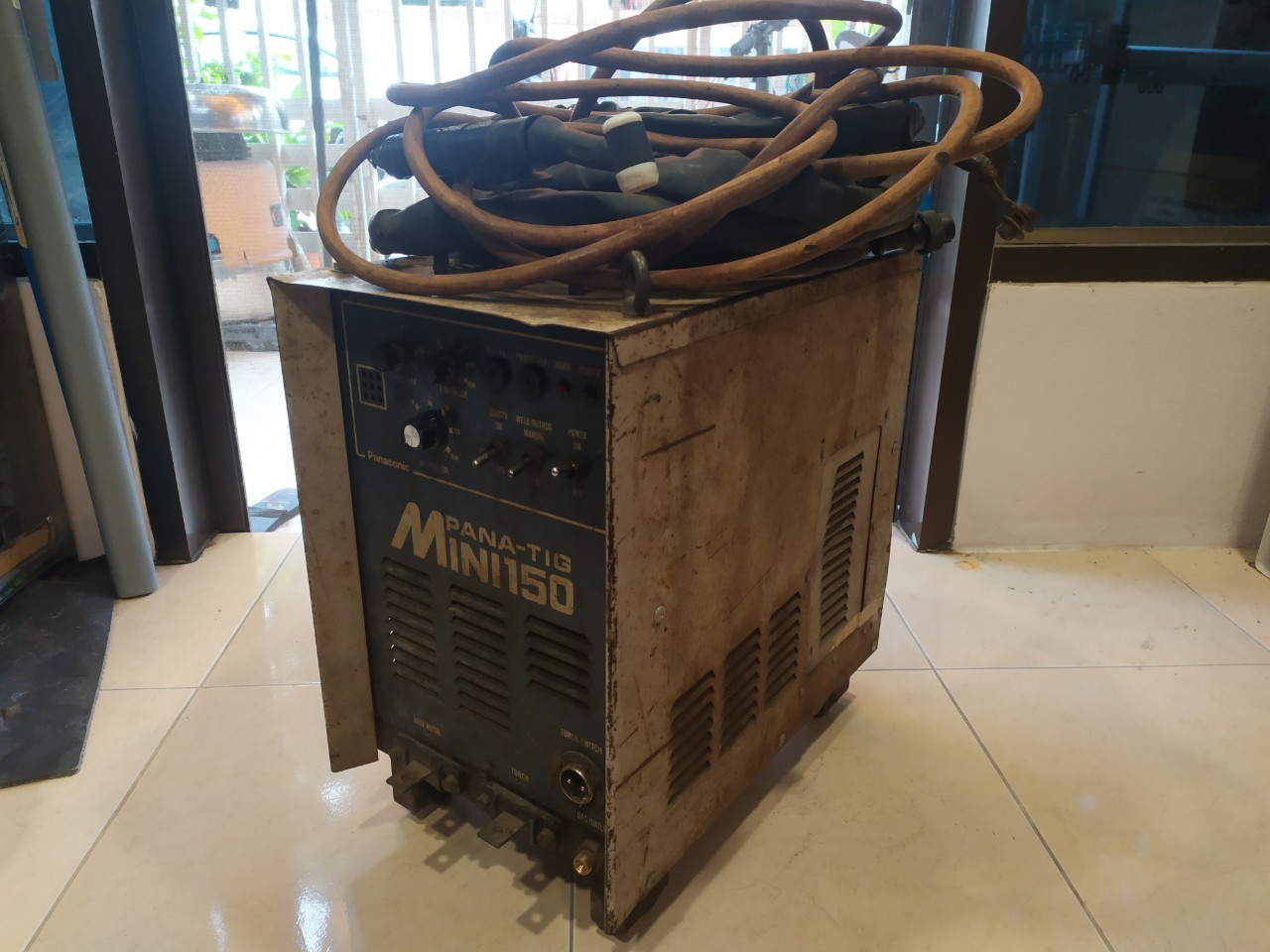 ขายถูก - ตู้เชื่อมสแตนเลส เครื่องเชื่อม TIG ยี่ห้อ Panasonic รุ่น Mini-tig 150