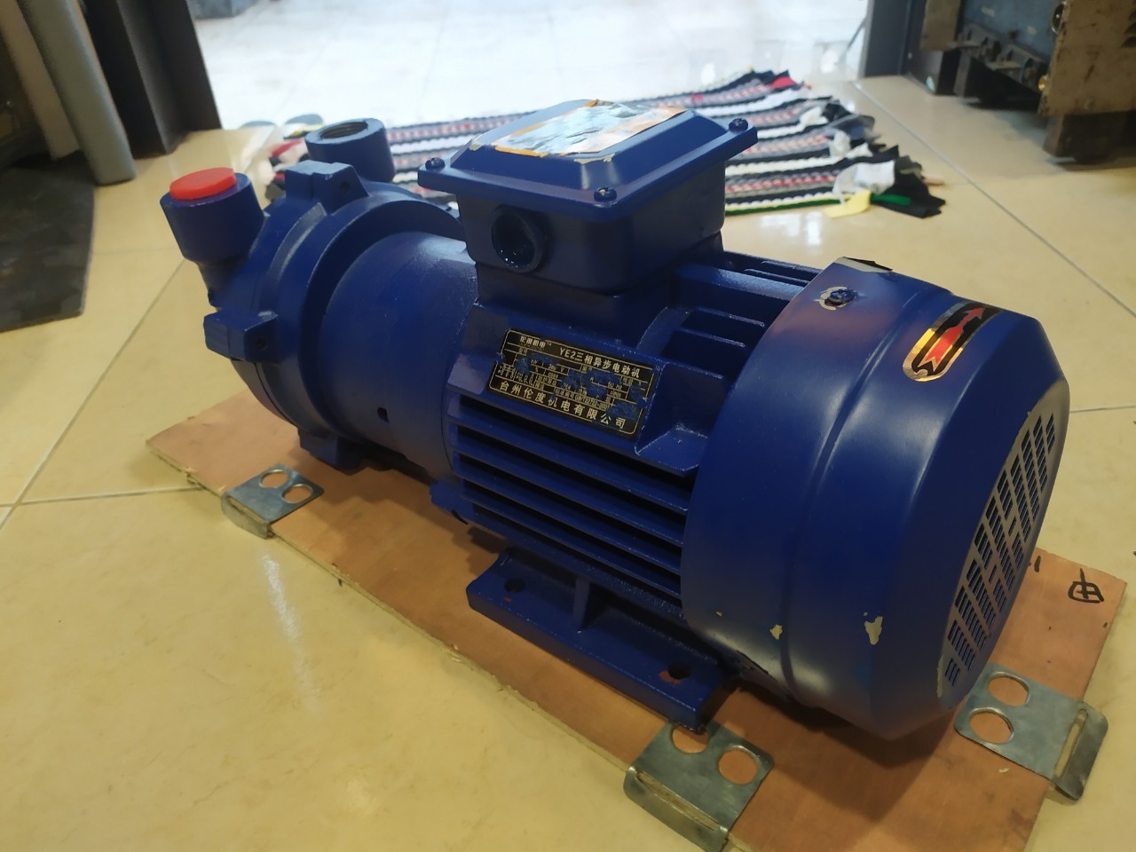 ของใหม่ ขายถูก Water Vacuum Pump (ปั๊มสุญญากาศแบบใช้น้ำ)