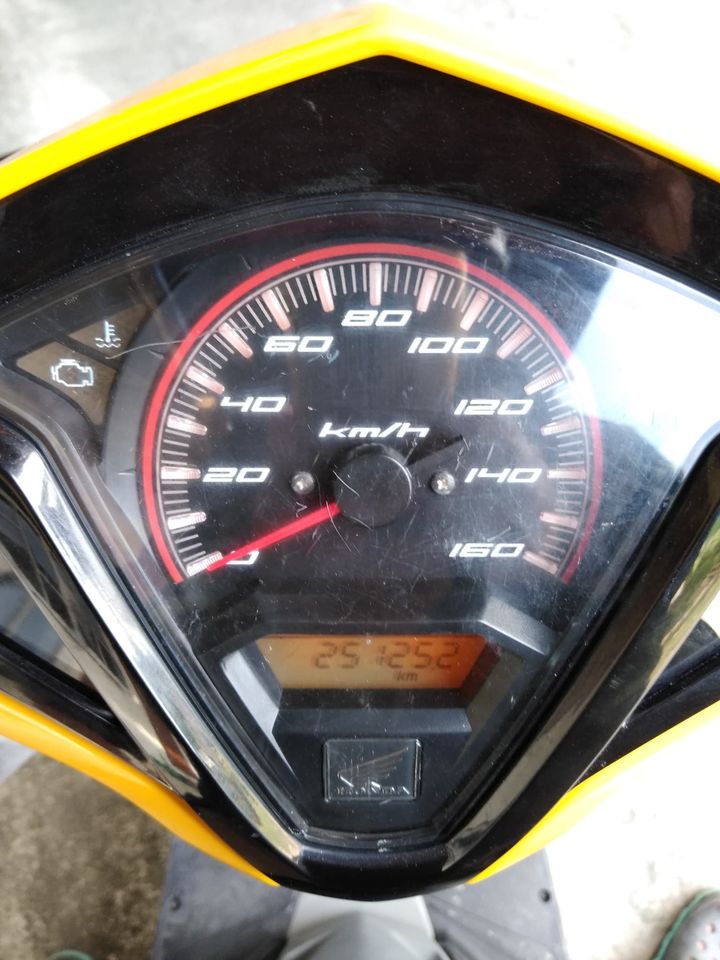 Honda click 125i ปี 2015