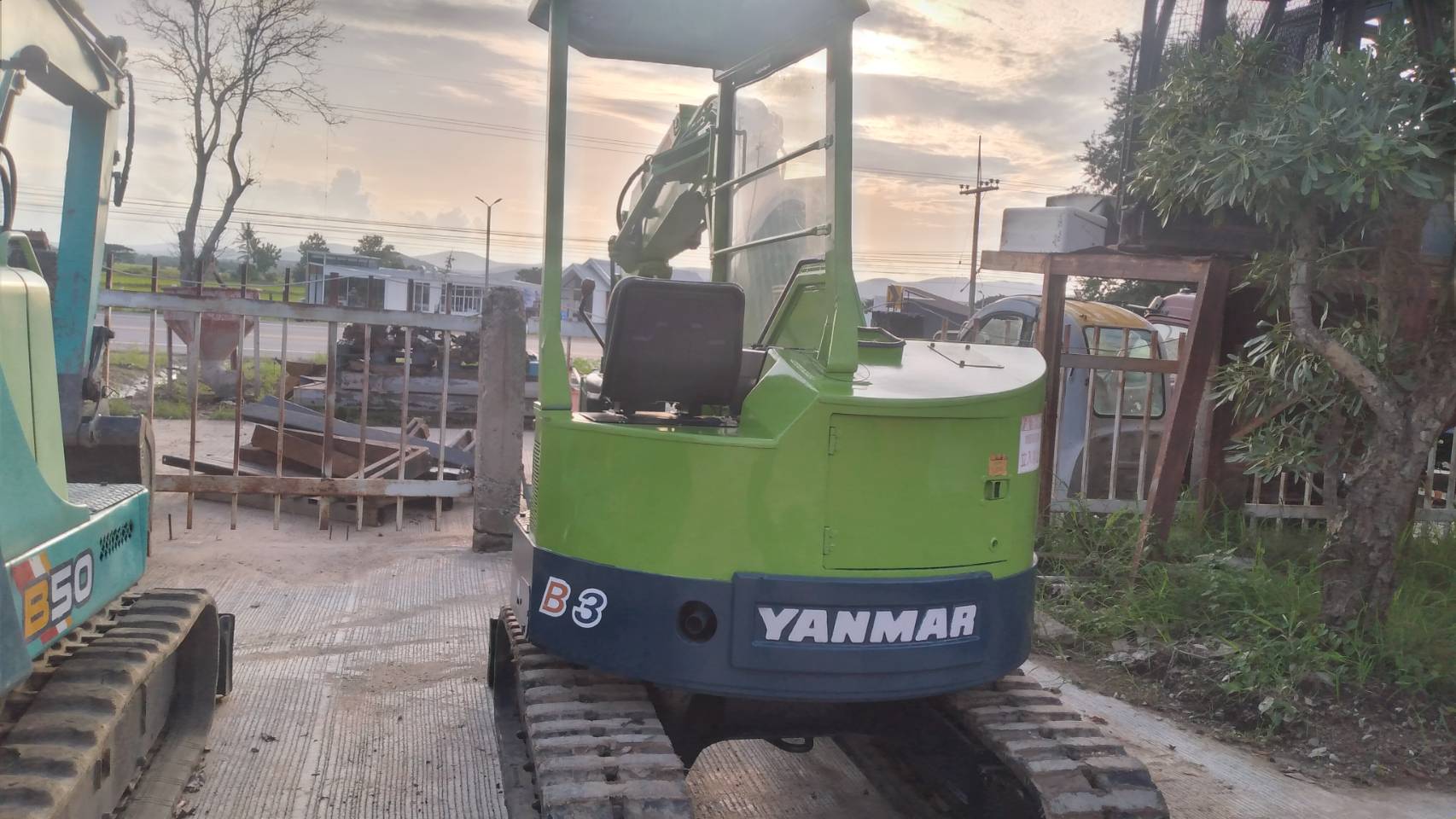รถขุดYANMAR B3