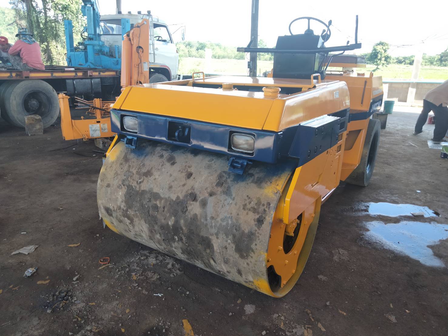 รถบดKOMATSU4ตันหน้าเหล็กหลังยาง