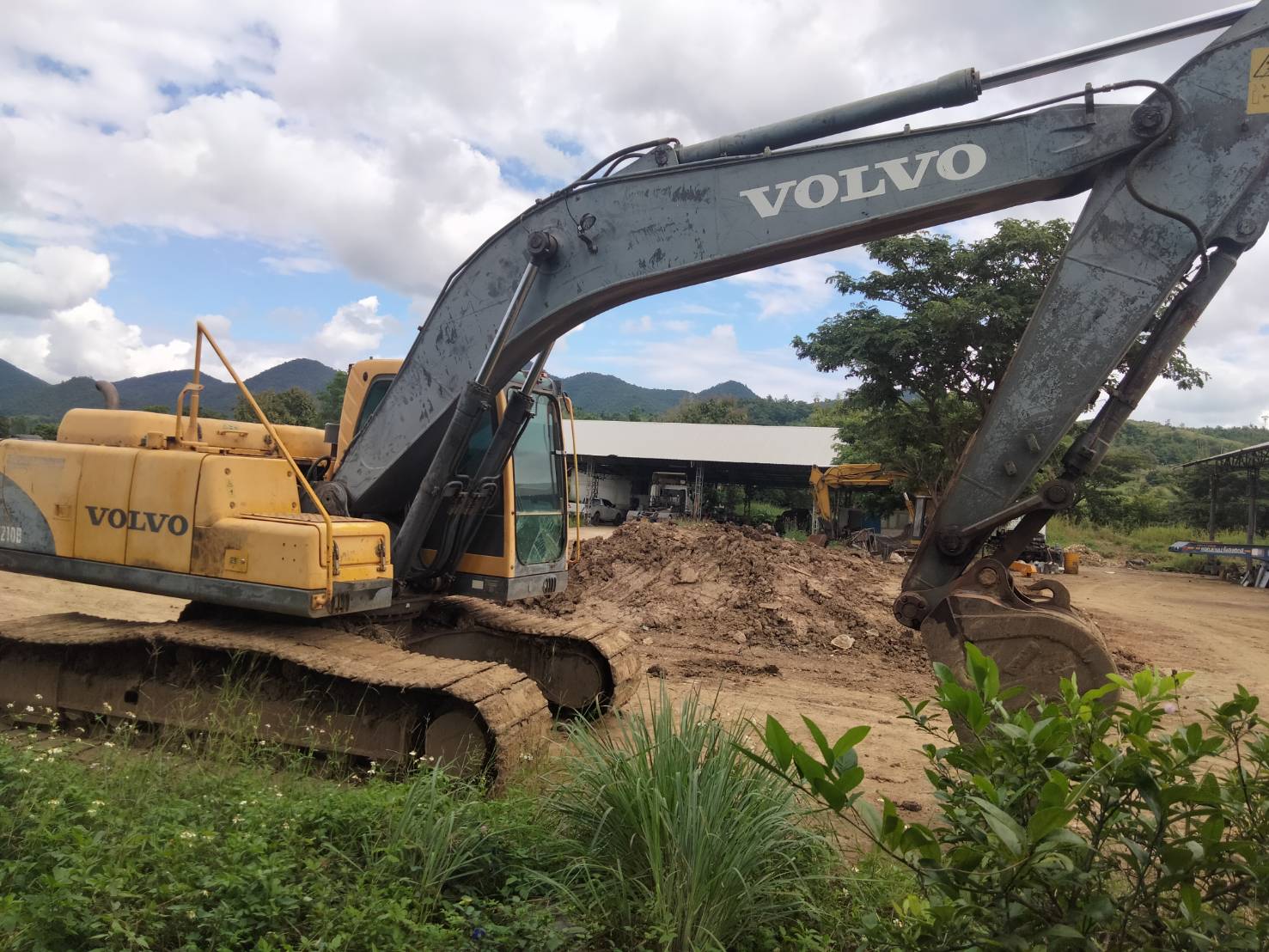 รถขุดVOLVO EC210B