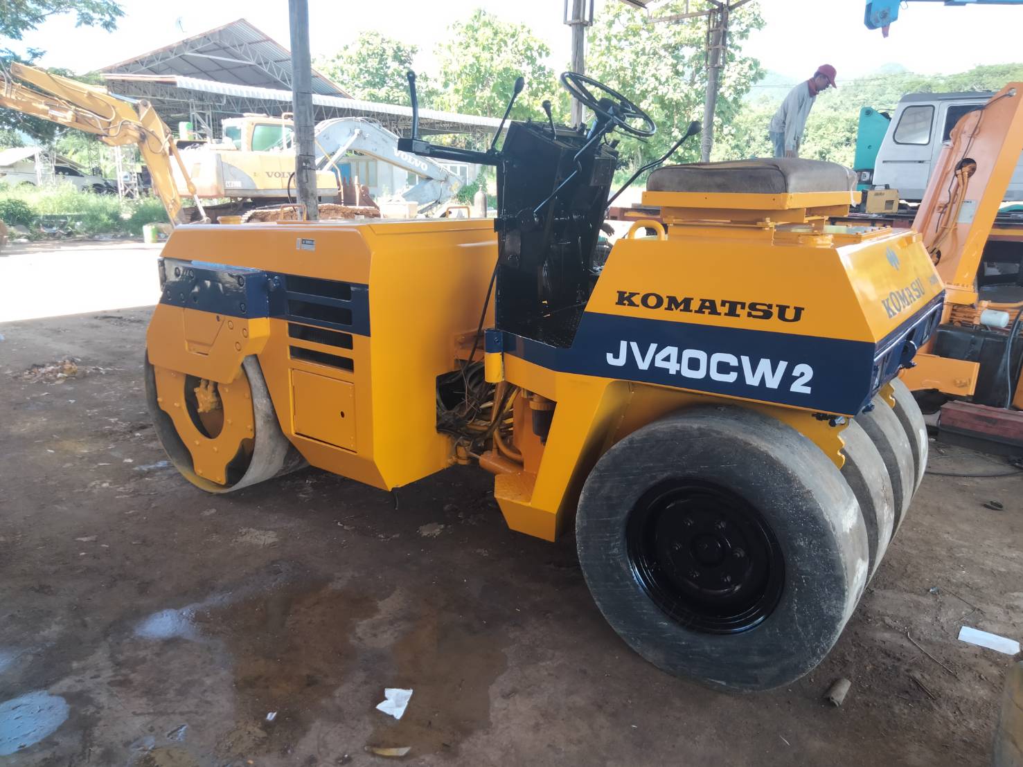 รถบดKOMATSU4ตันหน้าเหล็กหลังยาง