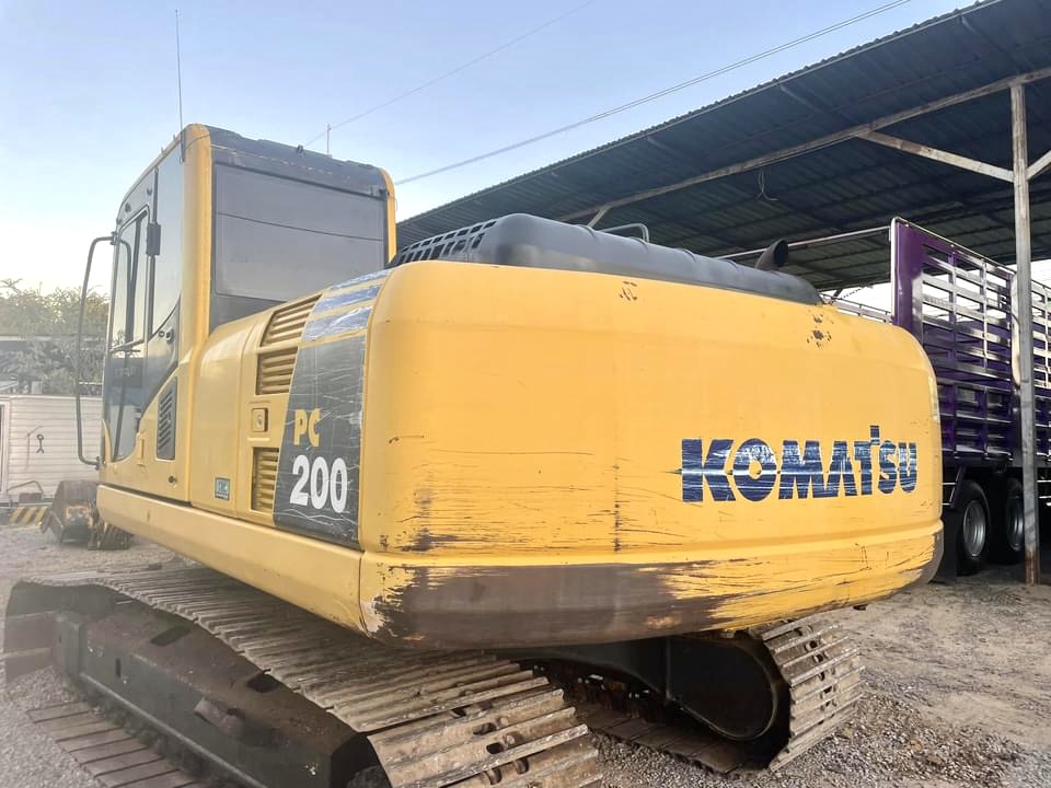 PC200-8ปี59สีเดิมๆทุกจุดเอวแน่นปึ้ก โช่เต็มภายในสวยกริ้บพร้อมใช้มากๆ 8พันชั่วโมงเครื่องนิ่มกริ้บเอกสารครบ เผื่อใครมองหาฝากเป็นตัวเลือกครับ