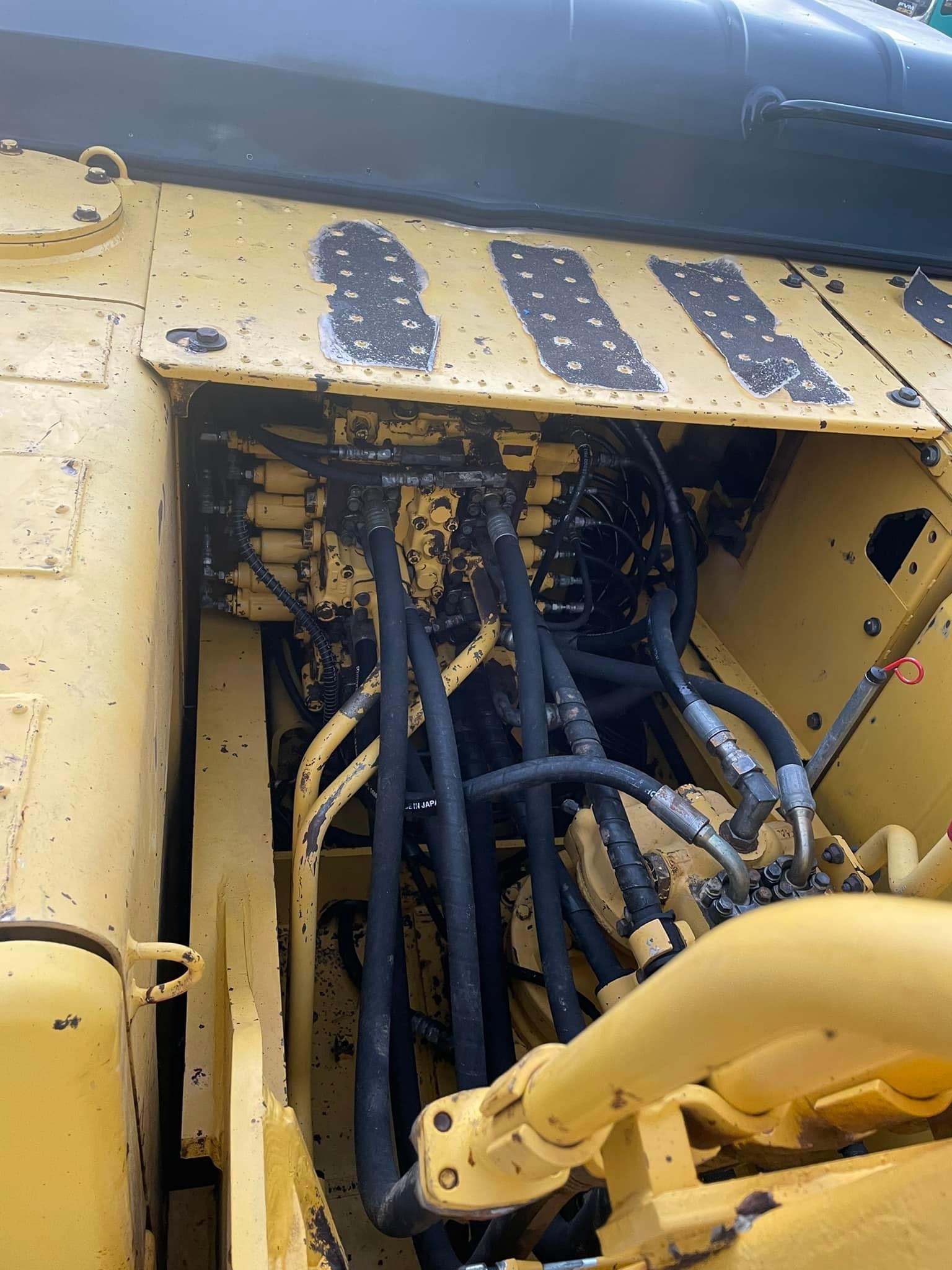 PC200-8ปี59สีเดิมๆทุกจุดเอวแน่นปึ้ก โช่เต็มภายในสวยกริ้บพร้อมใช้มากๆ 8พันชั่วโมงเครื่องนิ่มกริ้บเอกสารครบ เผื่อใครมองหาฝากเป็นตัวเลือกครับ