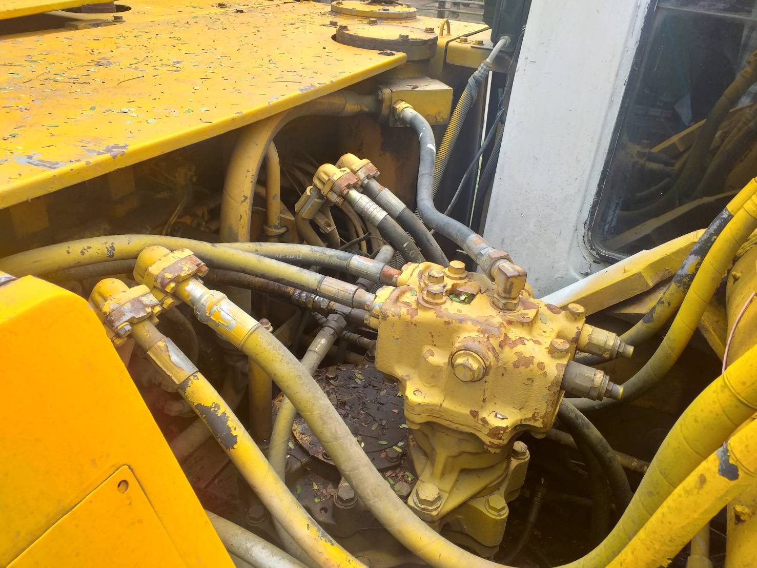 ขาย 580000บาทต่อรองได้ โคมัสสุ PC 200 รุ่น 5 รถพร้อมใช้งานสนใจดูรถในเมืองบุรีรัมย์ราคาต่อรองได้เครื่องดีเอวแน่นช่วงล่างเต็ม