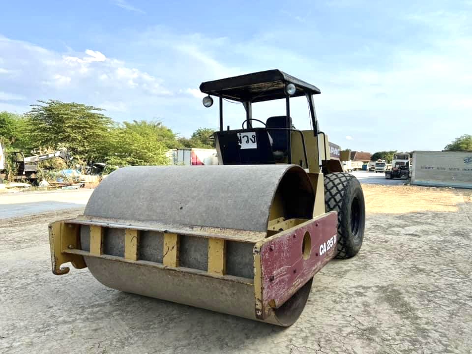 รถบด ไดน่าแพค รุ่น CA 25 ll เพลาเดียว เครื่องสวยระบบสมบูรณ์ เอกสารชุดโอนพร้อม  ราคา 500,000 Tel.0909758978ชายตู่