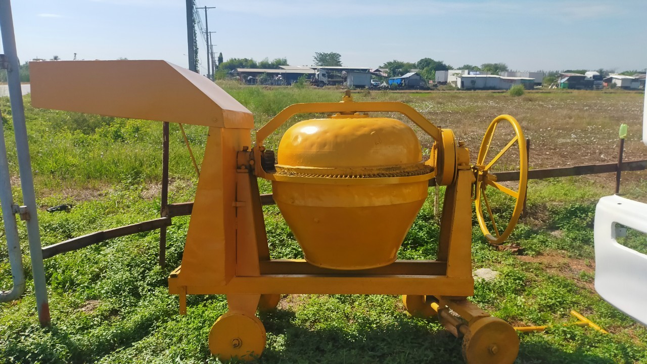 โม่ผสมคอนกรีต (Rebuild)สภาพพร้อมใช้งาน มี 2 ใบ ใบละ 13,000 บาท โม่ผสมคอนกรีต (Rebuild)สภาพพร้อมใช้งาน มี 2 ใบ ใบละ 13,000 บาท