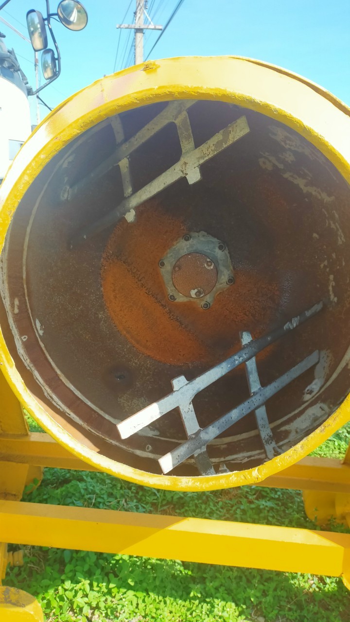 โม่ผสมคอนกรีต (Rebuild)สภาพพร้อมใช้งาน มี 2 ใบ ใบละ 13,000 บาท โม่ผสมคอนกรีต (Rebuild)สภาพพร้อมใช้งาน มี 2 ใบ ใบละ 13,000 บาท