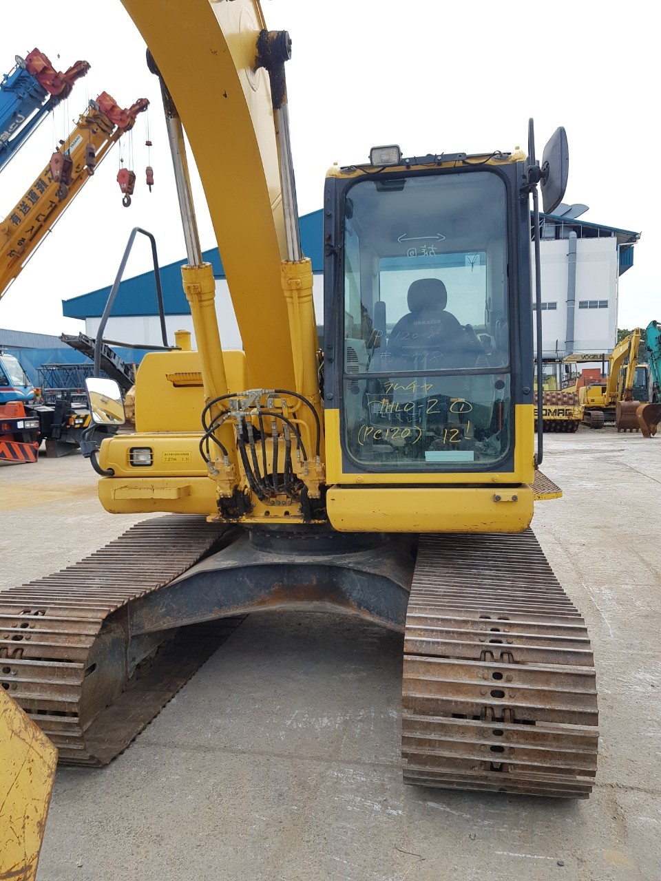 Komatsu PC120-8 ปี2013  5,900ชม. แทร็ค70cm.  ระบบสมบูรณ์มาก